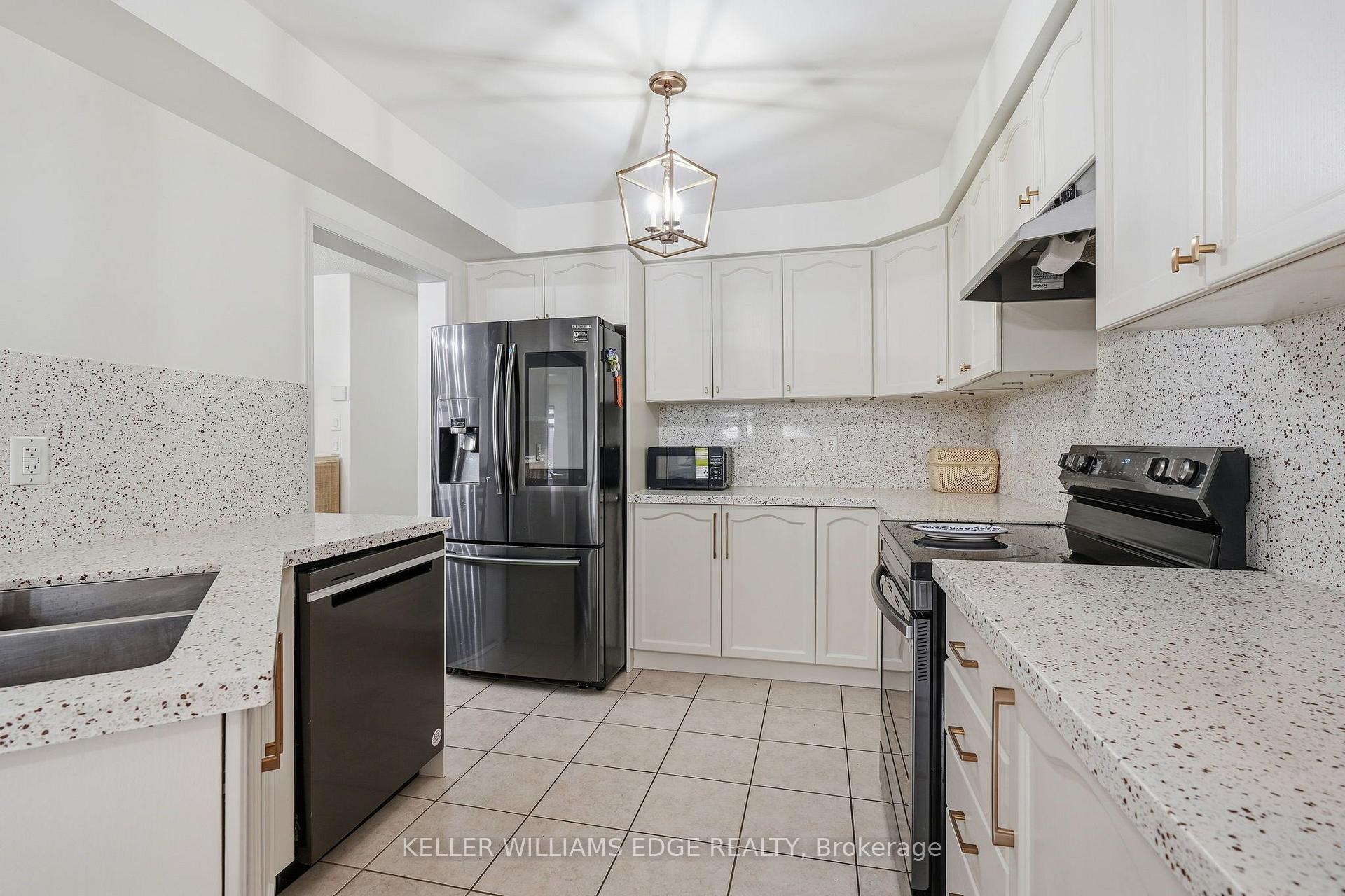 Photo 6 of 4828 Verdi Street, Burlington, Alton — HOMEH