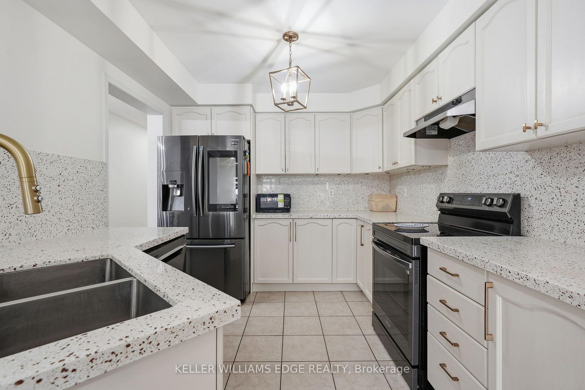 Photo 7 of 4828 Verdi Street, Burlington, Alton — HOMEH