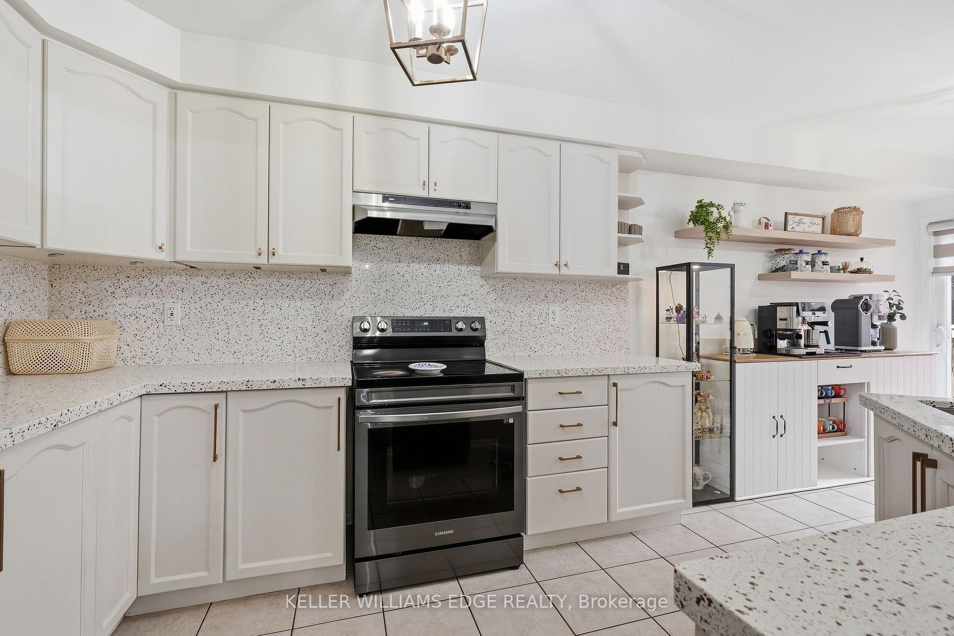 Photo 8 of 4828 Verdi Street, Burlington, Alton — HOMEH