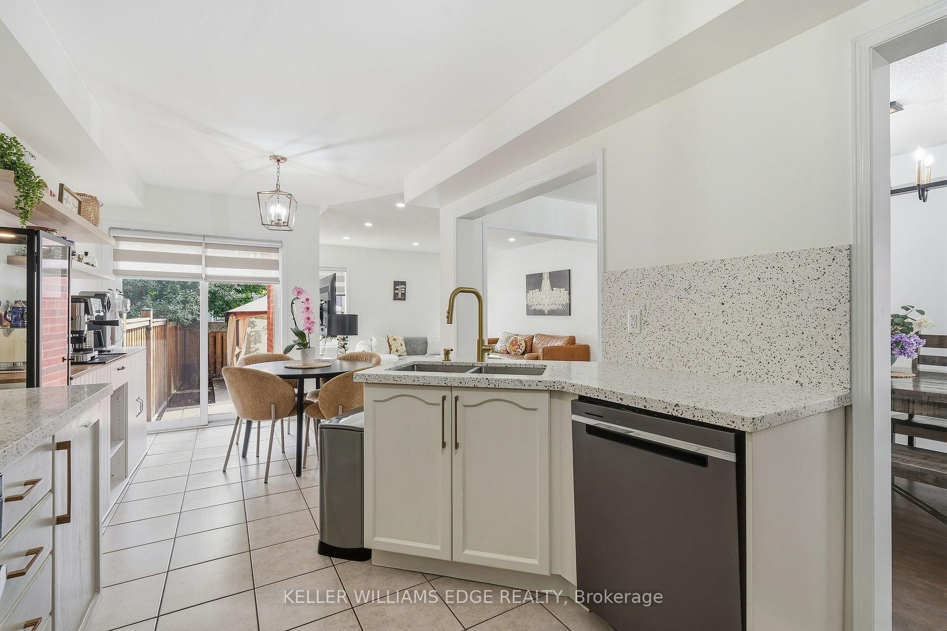 Photo 10 of 4828 Verdi Street, Burlington, Alton — HOMEH