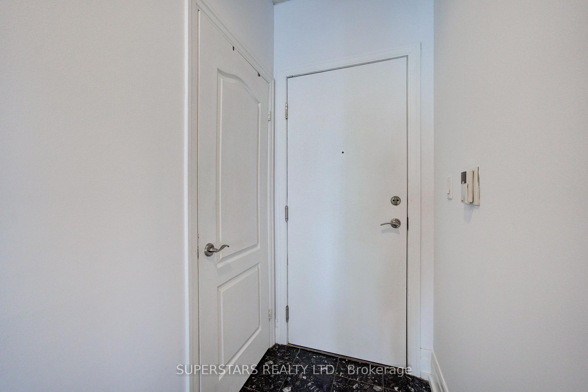 Photo 6 of Unit #2002, 188 Doris Avenue, North York, Willowdale East — HOMEH