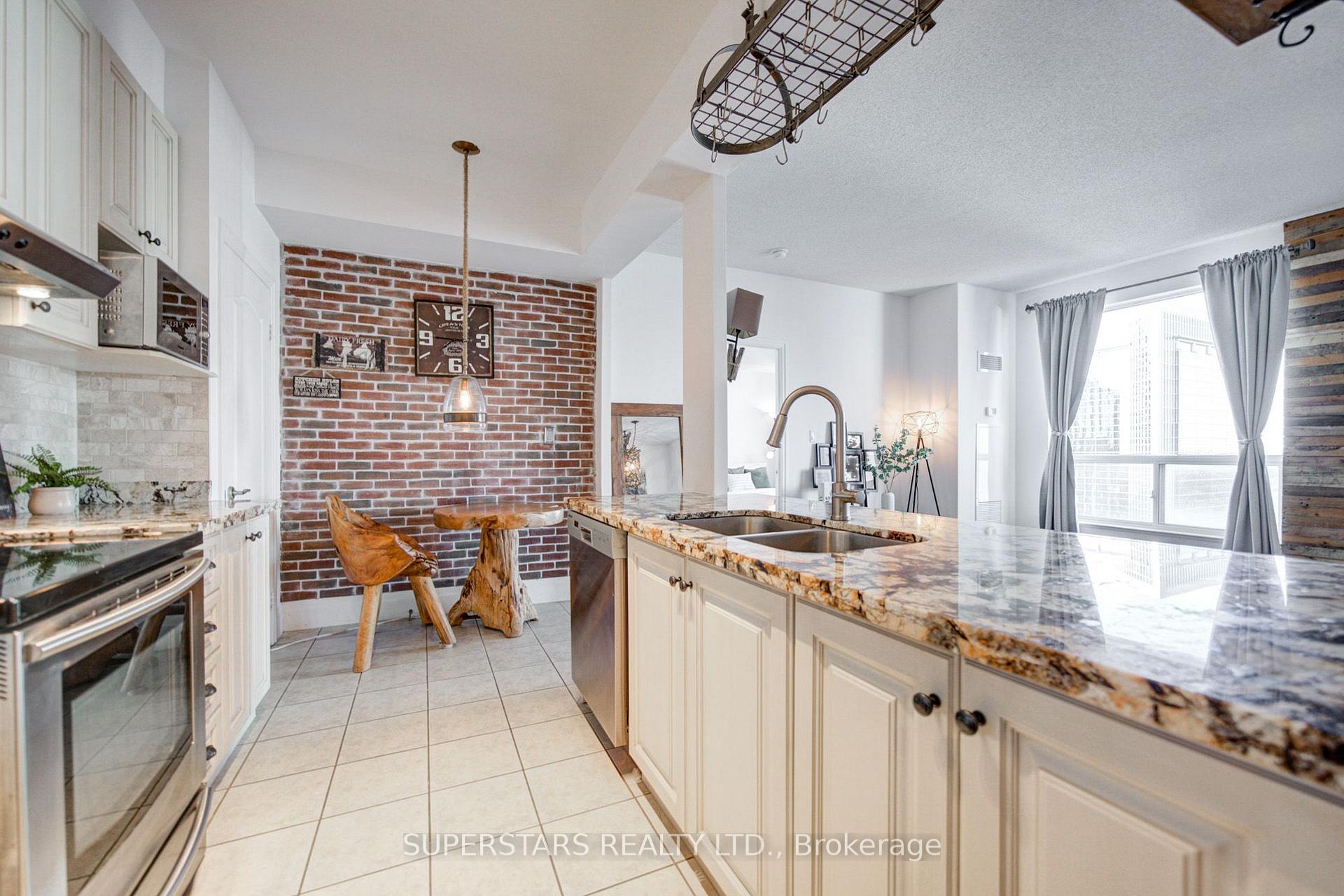 Photo 8 of Unit #2002, 188 Doris Avenue, North York, Willowdale East — HOMEH