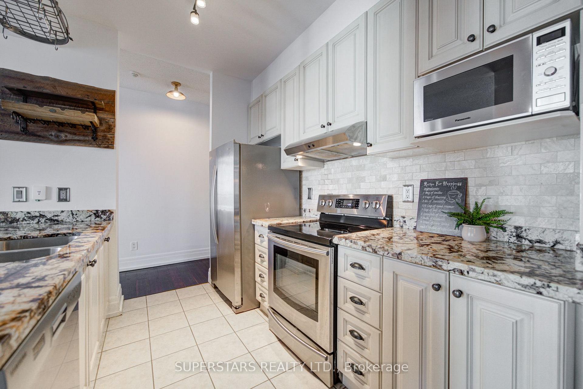 Photo 13 of Unit #2002, 188 Doris Avenue, North York, Willowdale East — HOMEH