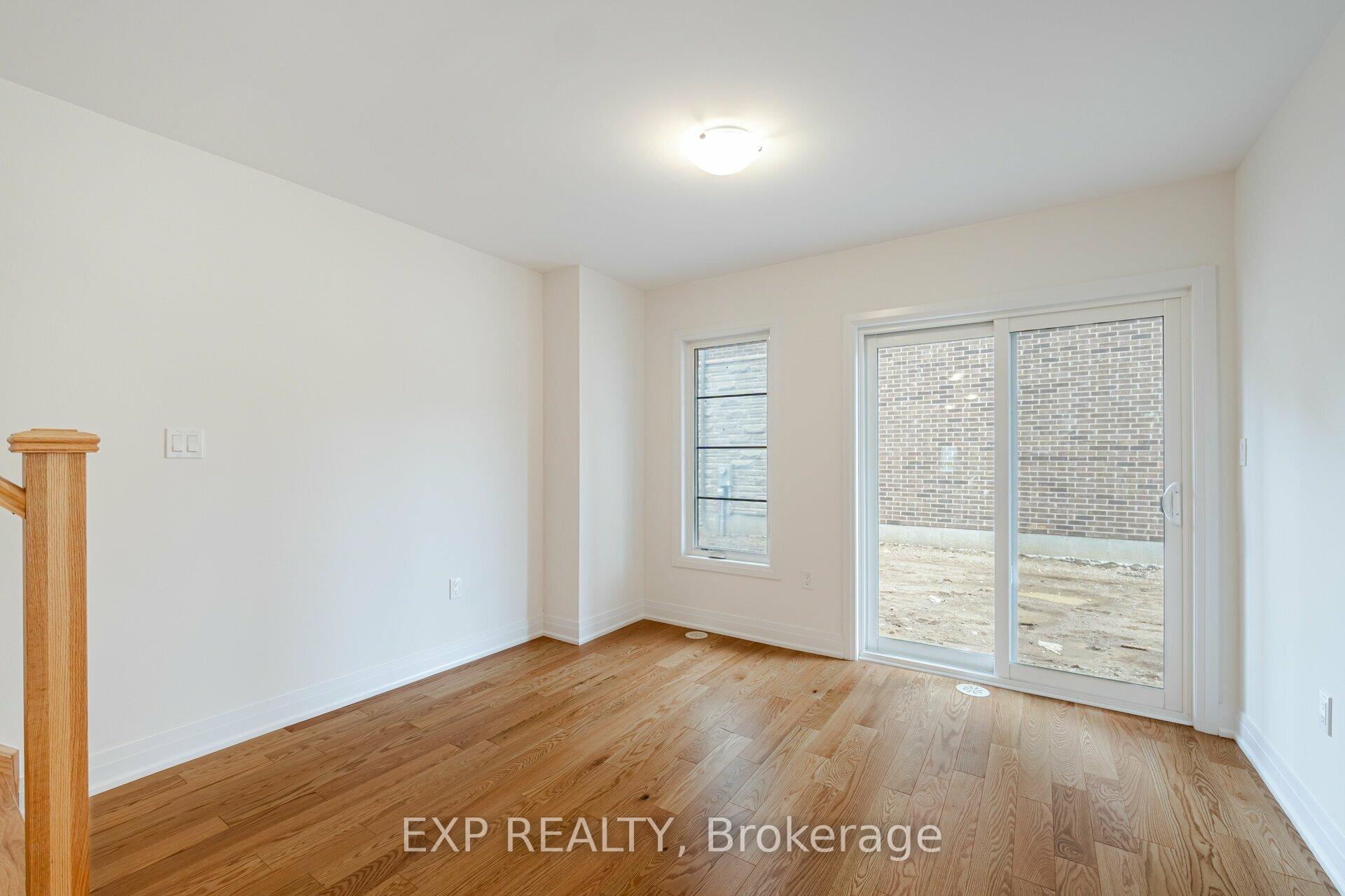Photo 5 of 209 Wyndham Street, Mississauga, Streetsville — HOMEH