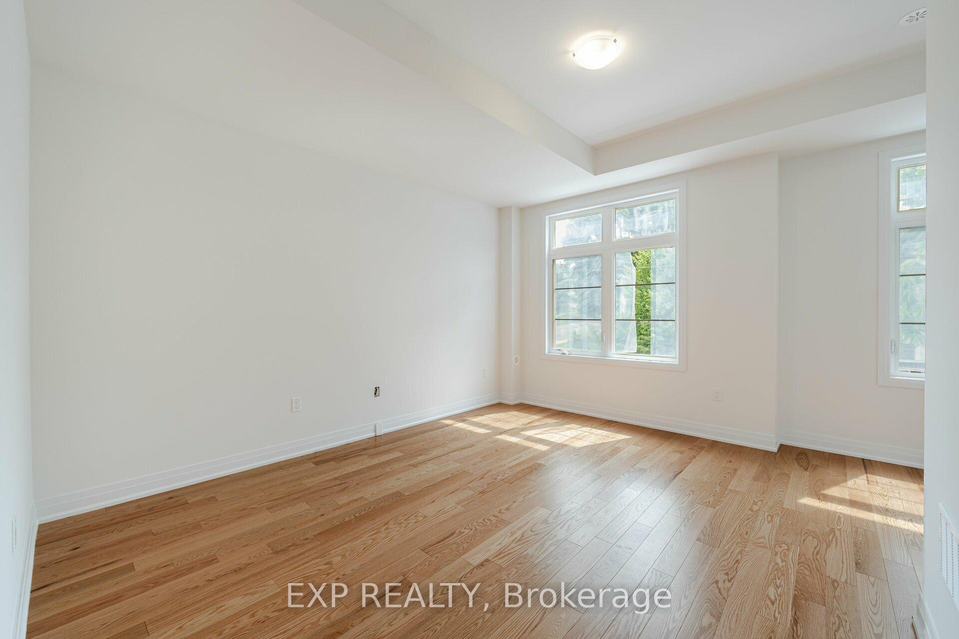 Photo 8 of 209 Wyndham Street, Mississauga, Streetsville — HOMEH