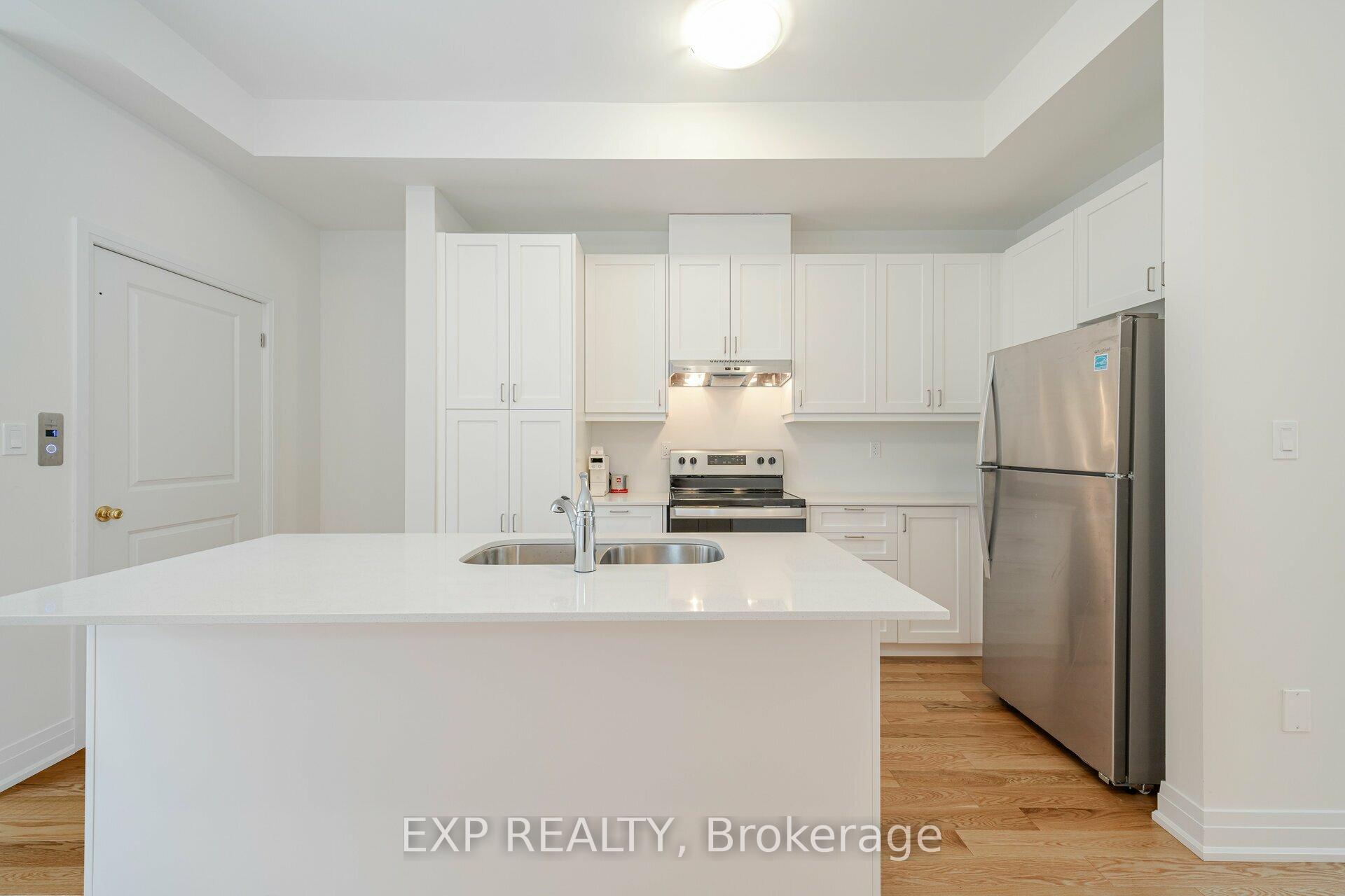 Photo 13 of 209 Wyndham Street, Mississauga, Streetsville — HOMEH