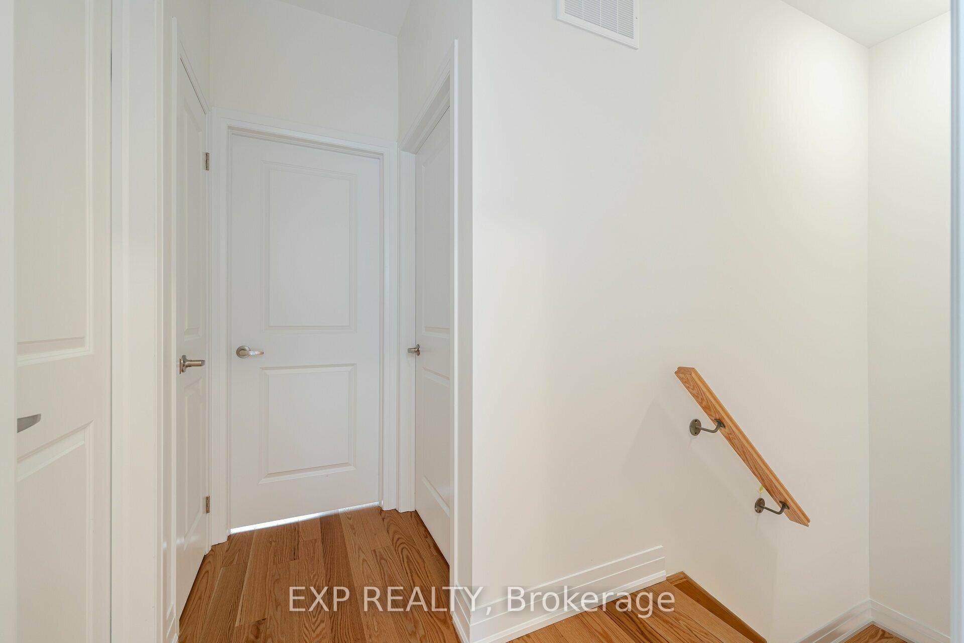 Photo 18 of 209 Wyndham Street, Mississauga, Streetsville — HOMEH