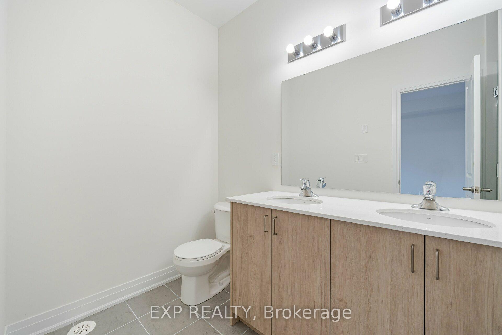 Photo 23 of 209 Wyndham Street, Mississauga, Streetsville — HOMEH
