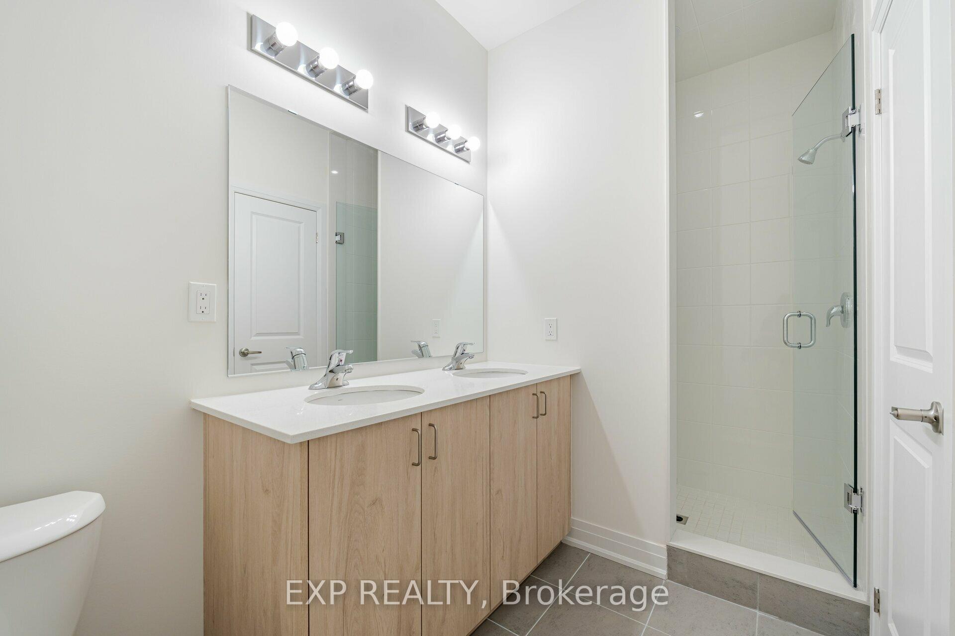 Photo 24 of 209 Wyndham Street, Mississauga, Streetsville — HOMEH