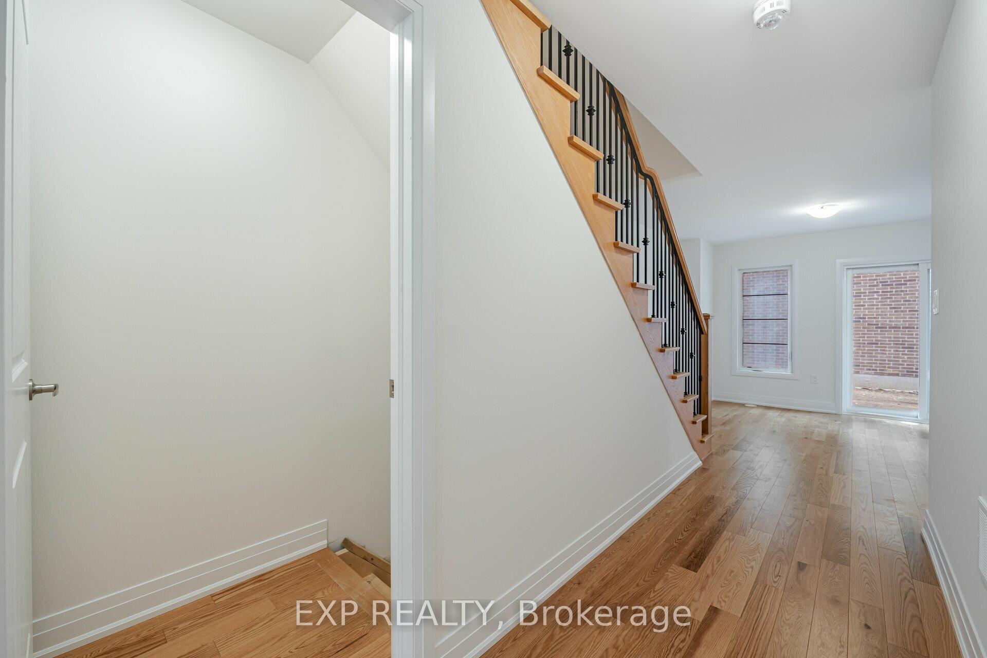 Photo 31 of 209 Wyndham Street, Mississauga, Streetsville — HOMEH