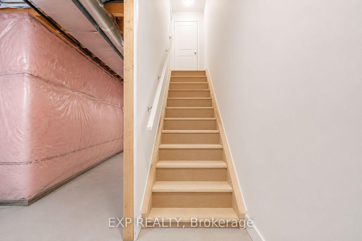 Photo 33 of 209 Wyndham Street, Mississauga, Streetsville — HOMEH