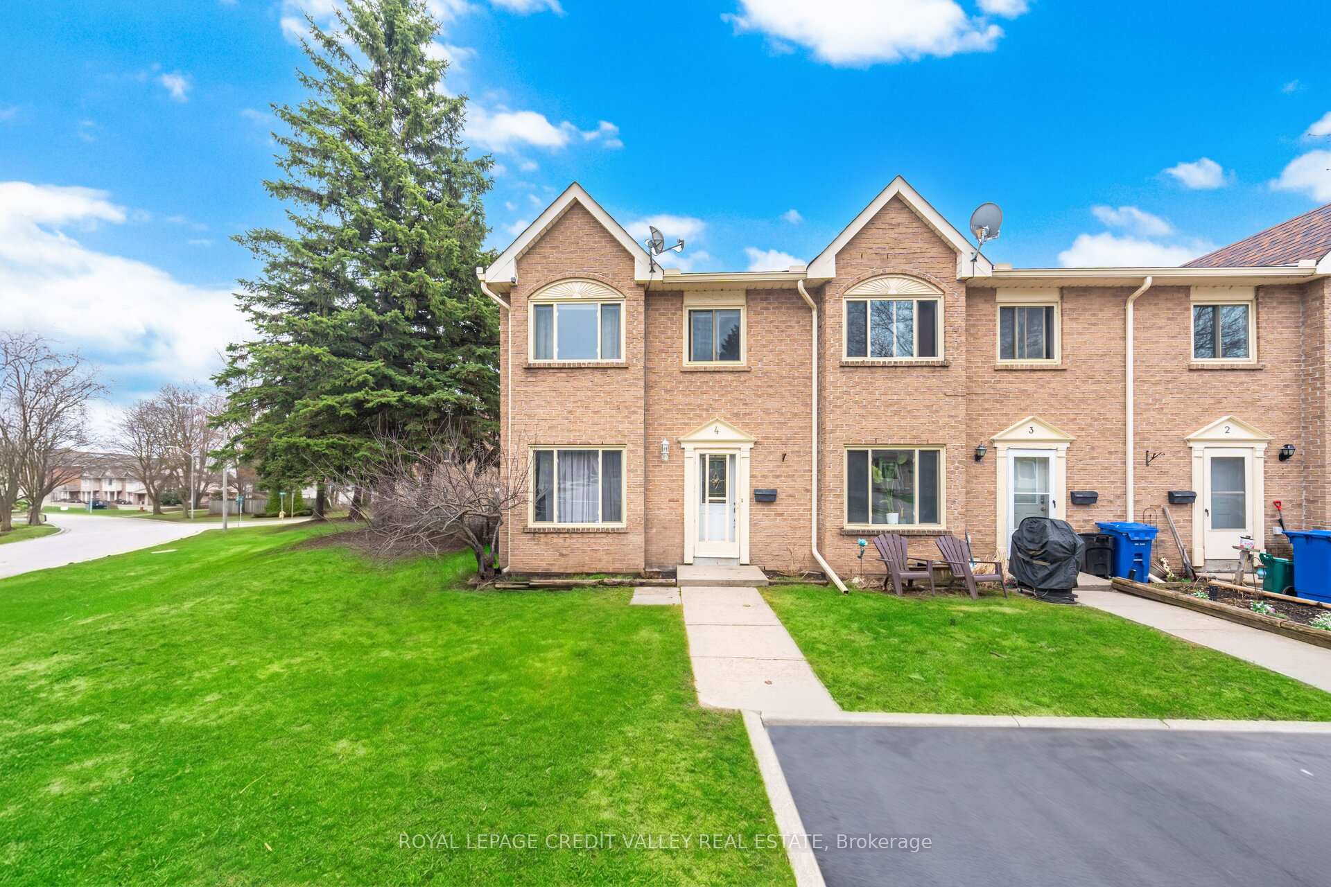 Photo of Unit 4, 2 Parkview Drive