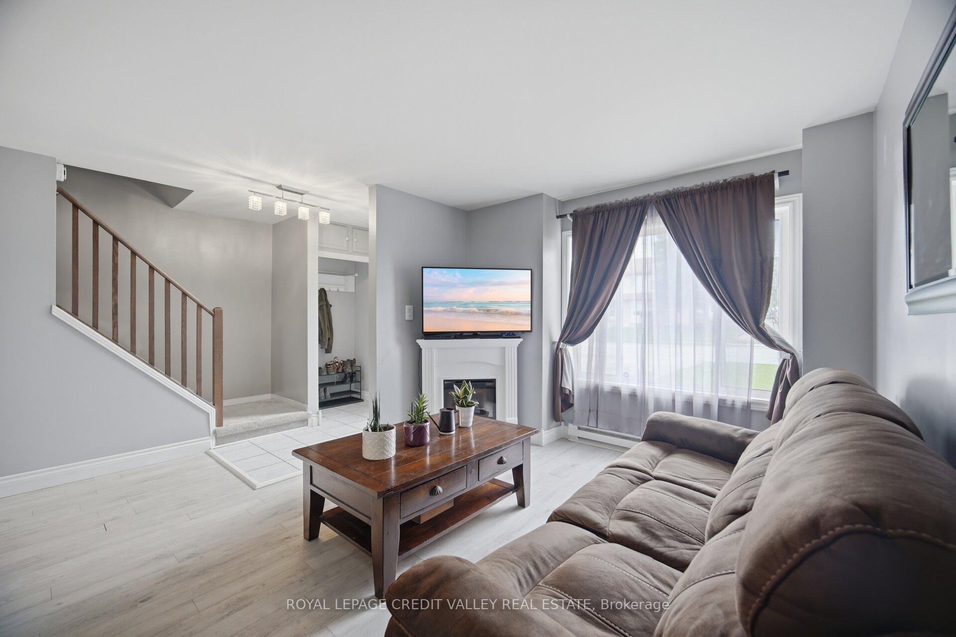 Photo 6 of Unit 4, 2 Parkview Drive, Orangeville — HOMEH