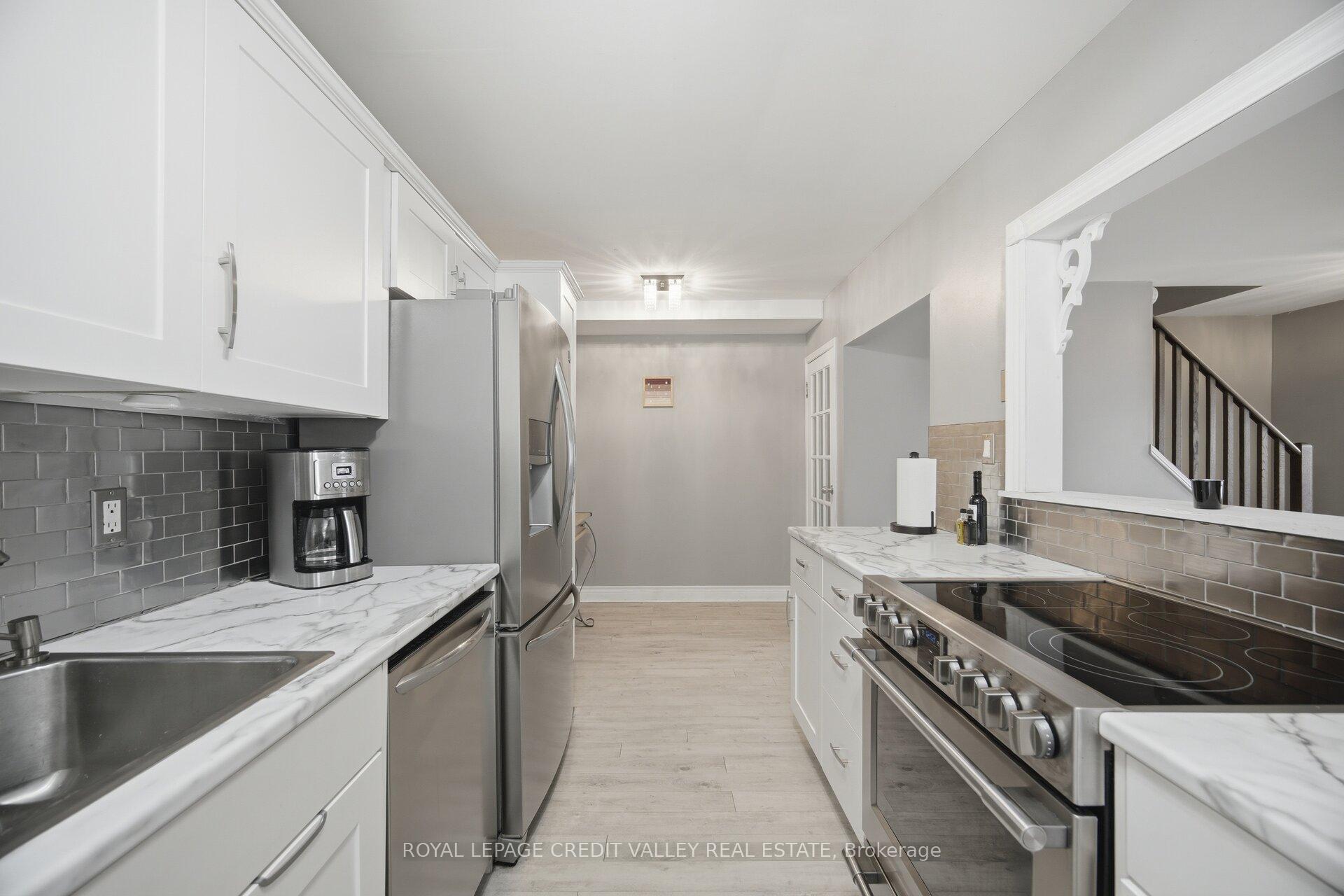 Photo 11 of Unit 4, 2 Parkview Drive, Orangeville — HOMEH