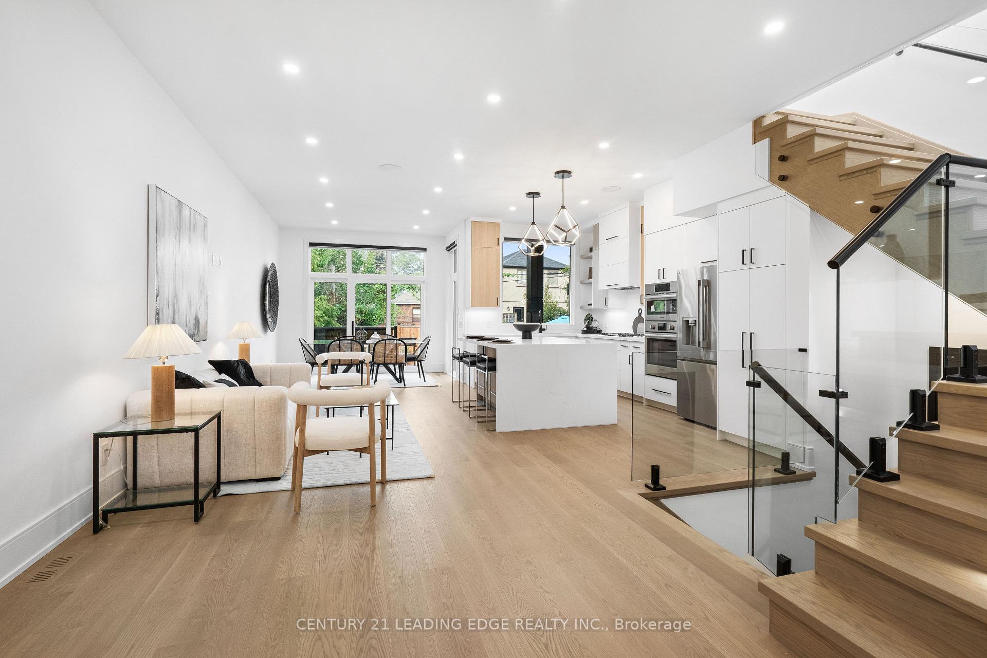 Photo 8 of 147 Durant Avenue, Toronto, East York — HOMEH