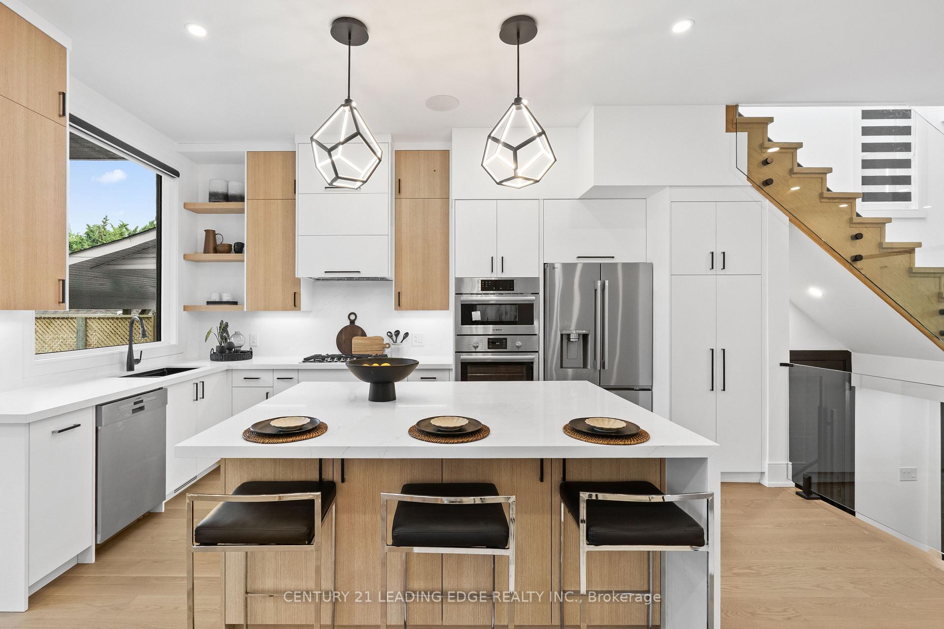 Photo 10 of 147 Durant Avenue, Toronto, East York — HOMEH