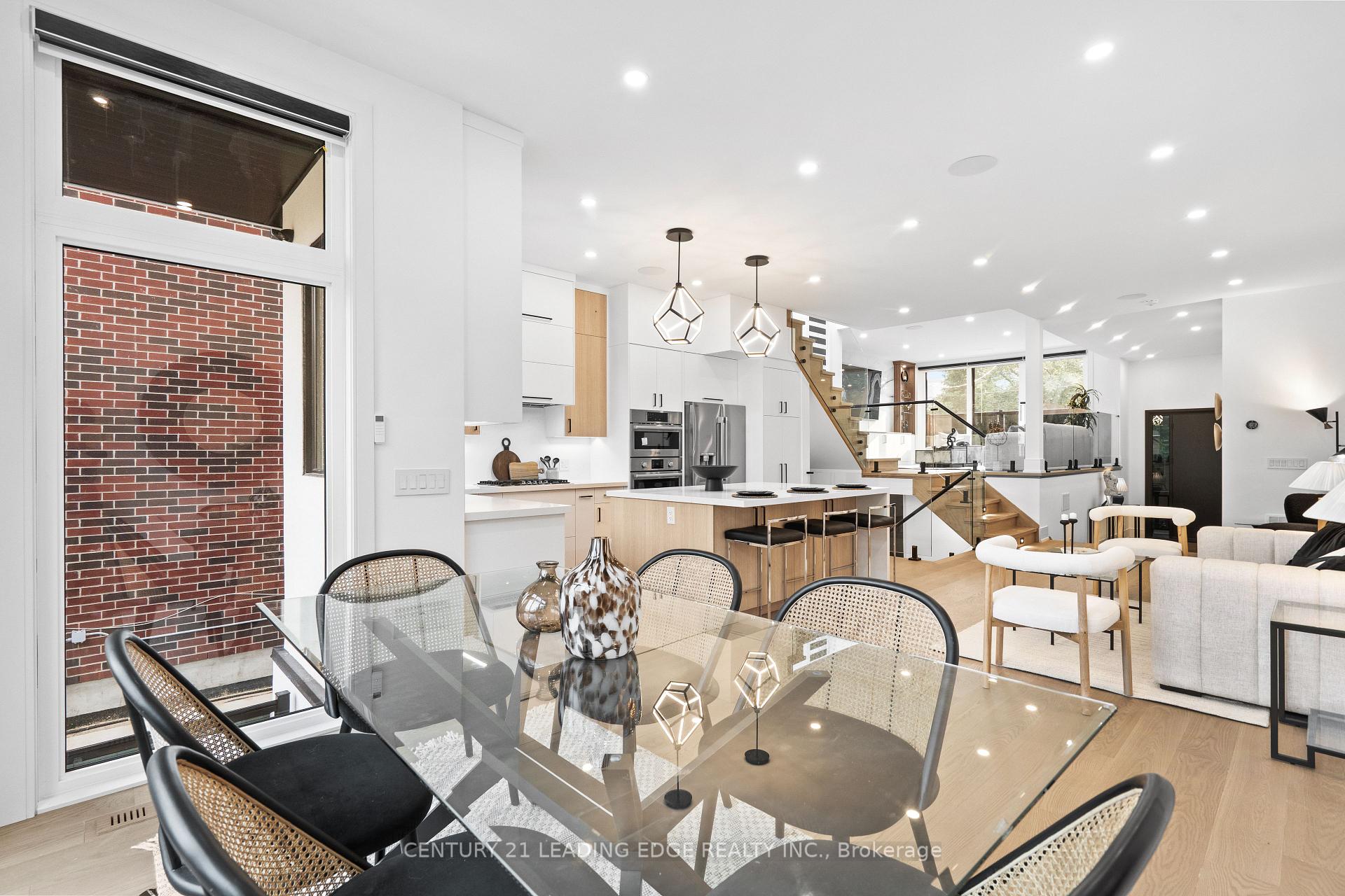 Photo 13 of 147 Durant Avenue, Toronto, East York — HOMEH