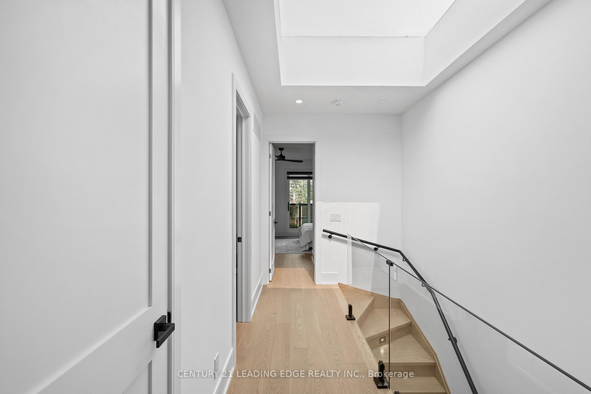 Photo 18 of 147 Durant Avenue, Toronto, East York — HOMEH