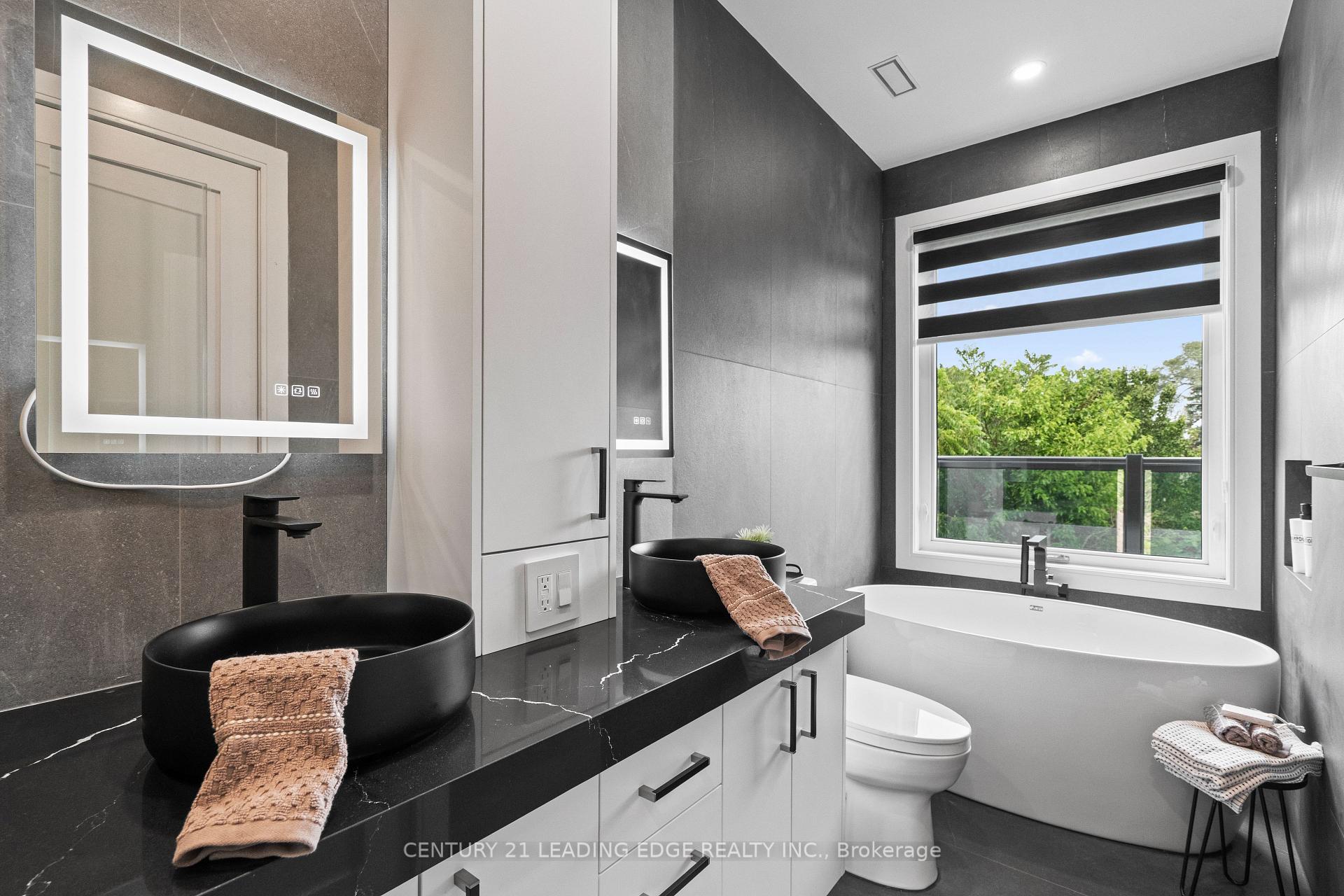 Photo 21 of 147 Durant Avenue, Toronto, East York — HOMEH
