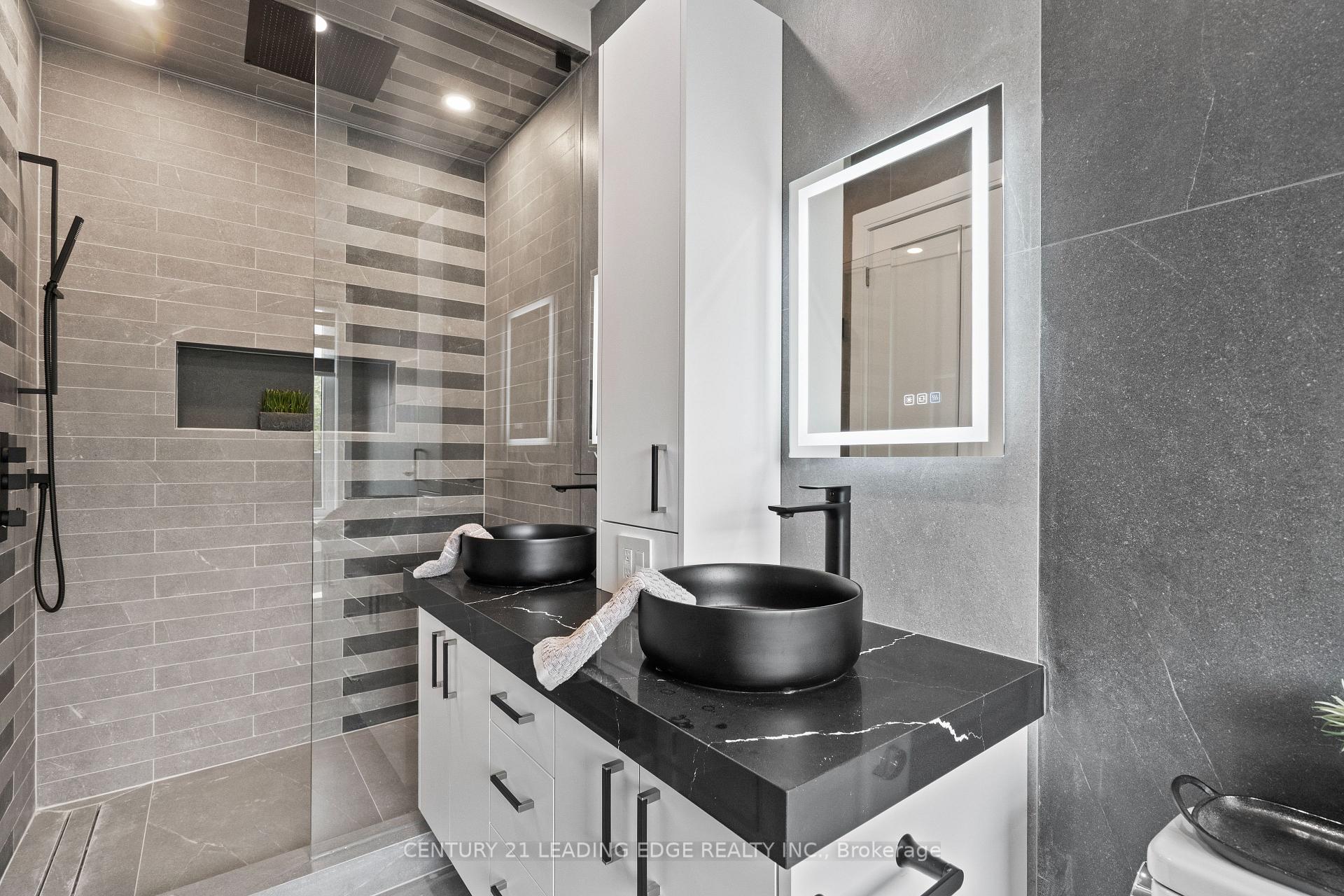 Photo 22 of 147 Durant Avenue, Toronto, East York — HOMEH