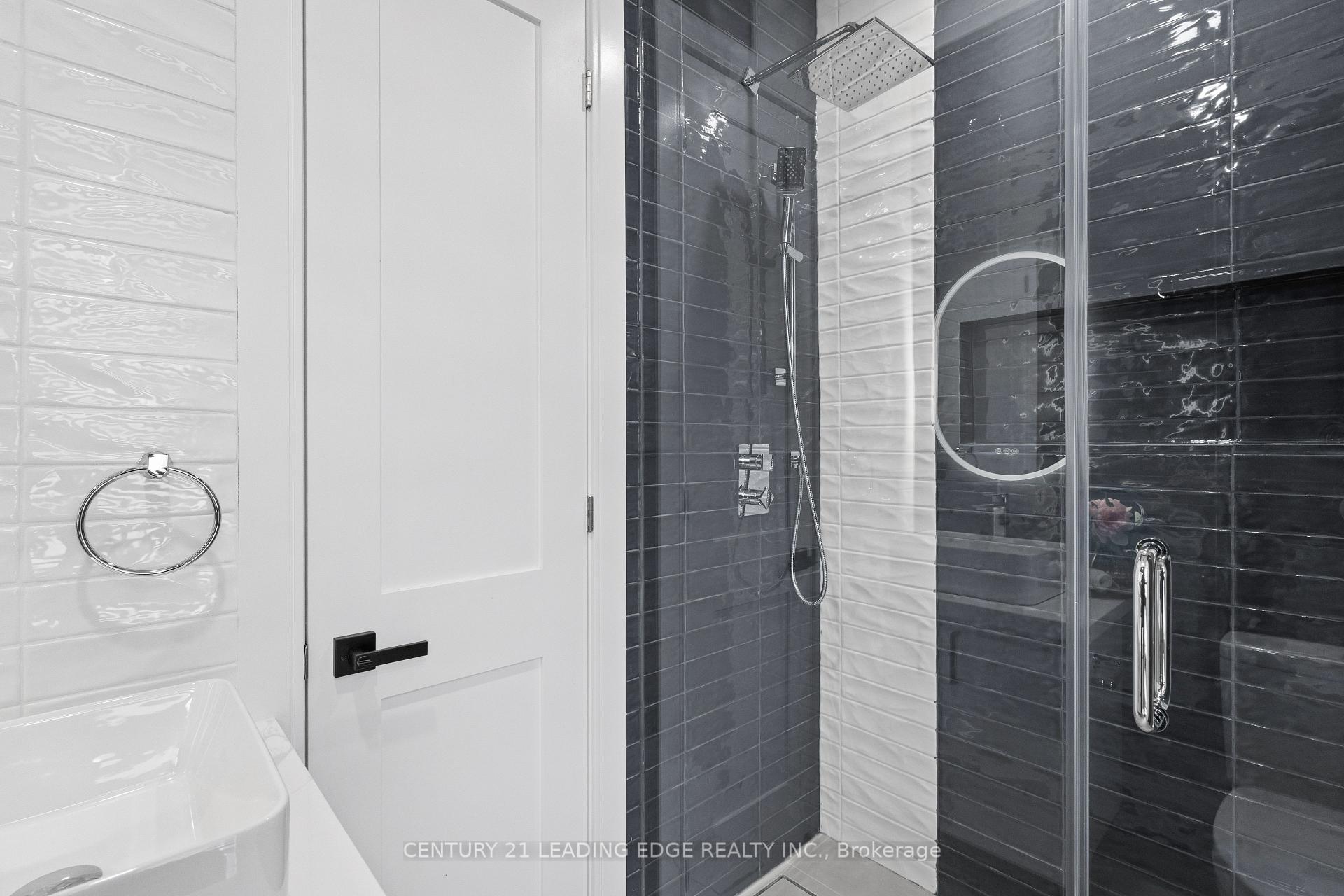 Photo 27 of 147 Durant Avenue, Toronto, East York — HOMEH