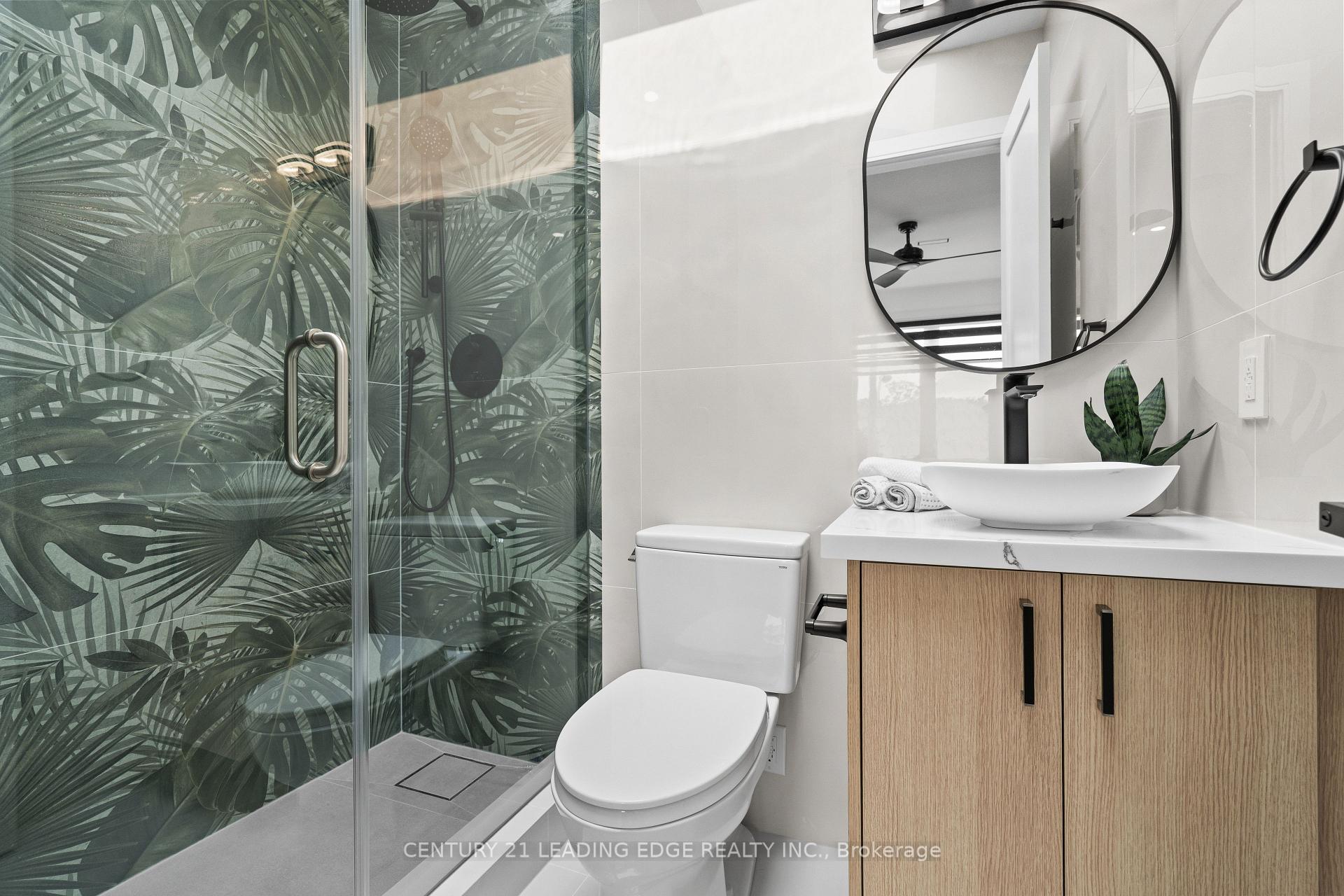 Photo 29 of 147 Durant Avenue, Toronto, East York — HOMEH