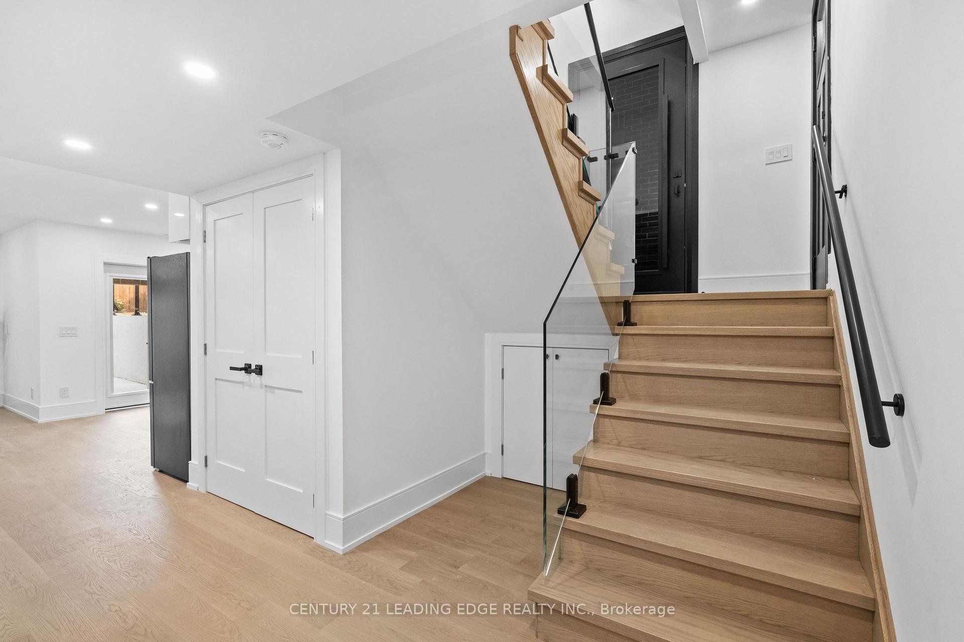 Photo 31 of 147 Durant Avenue, Toronto, East York — HOMEH