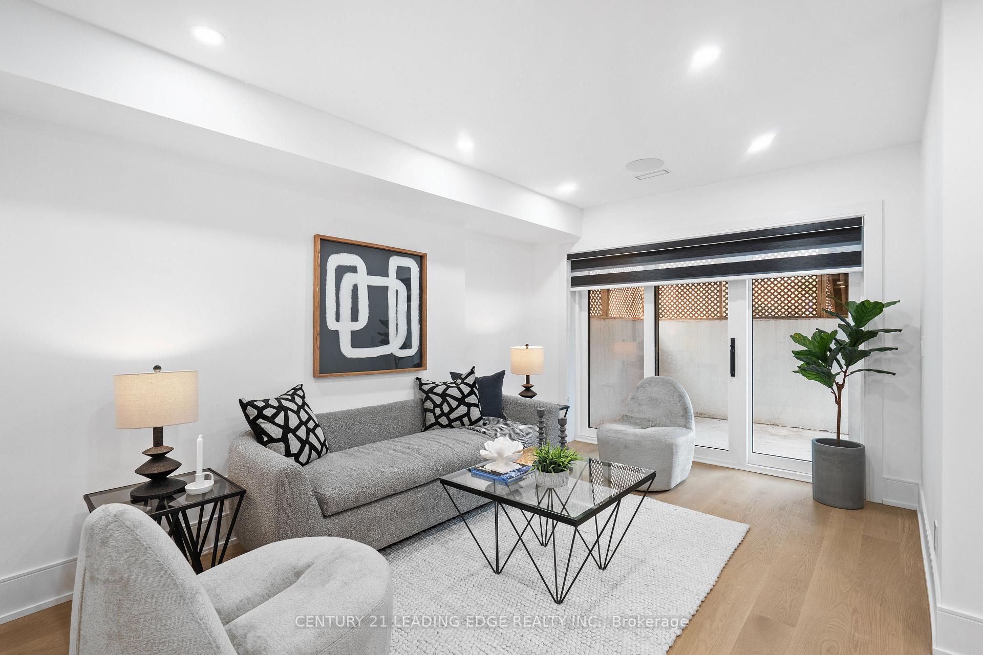 Photo 35 of 147 Durant Avenue, Toronto, East York — HOMEH