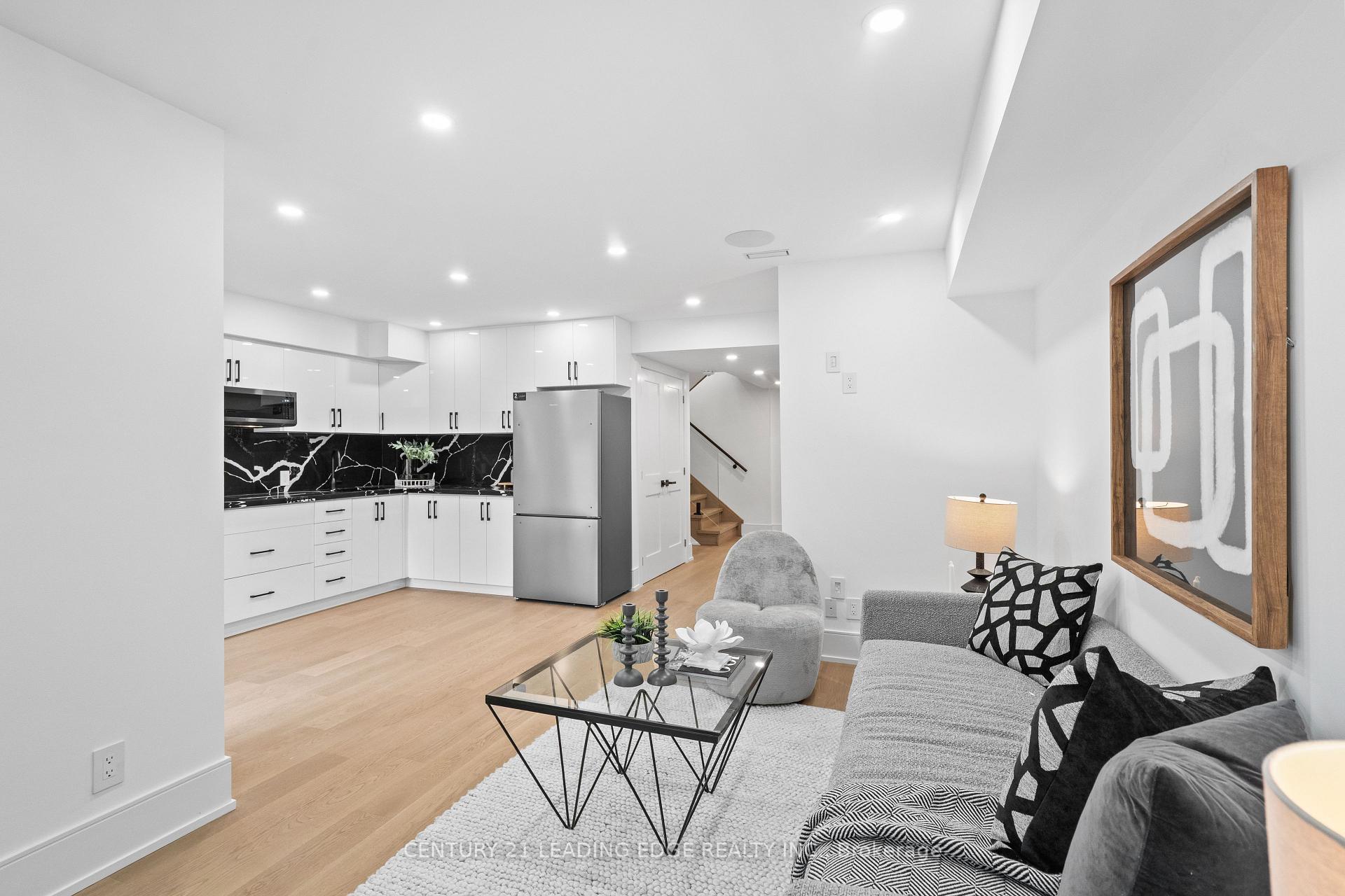 Photo 37 of 147 Durant Avenue, Toronto, East York — HOMEH