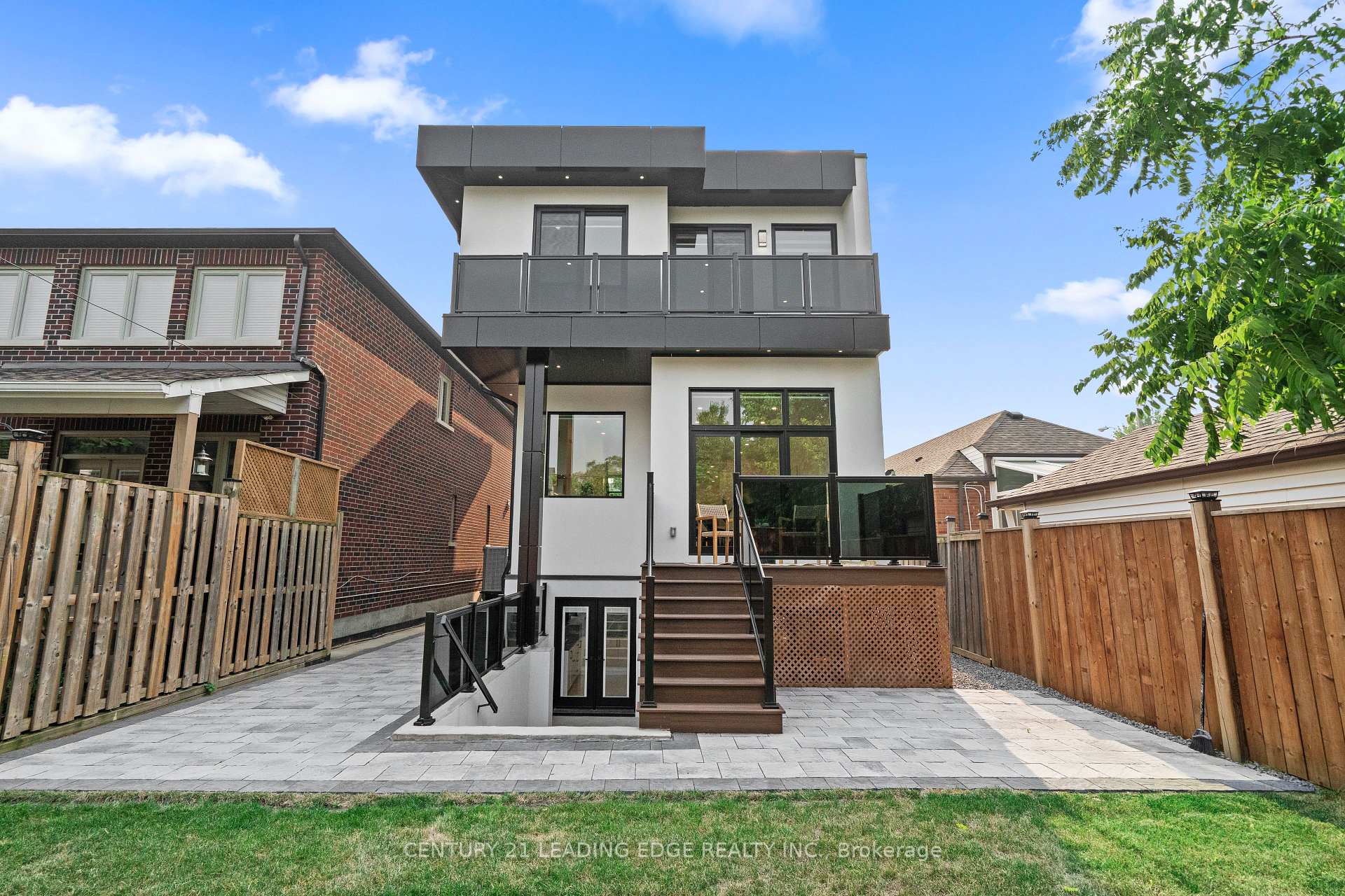 Photo 40 of 147 Durant Avenue, Toronto, East York — HOMEH