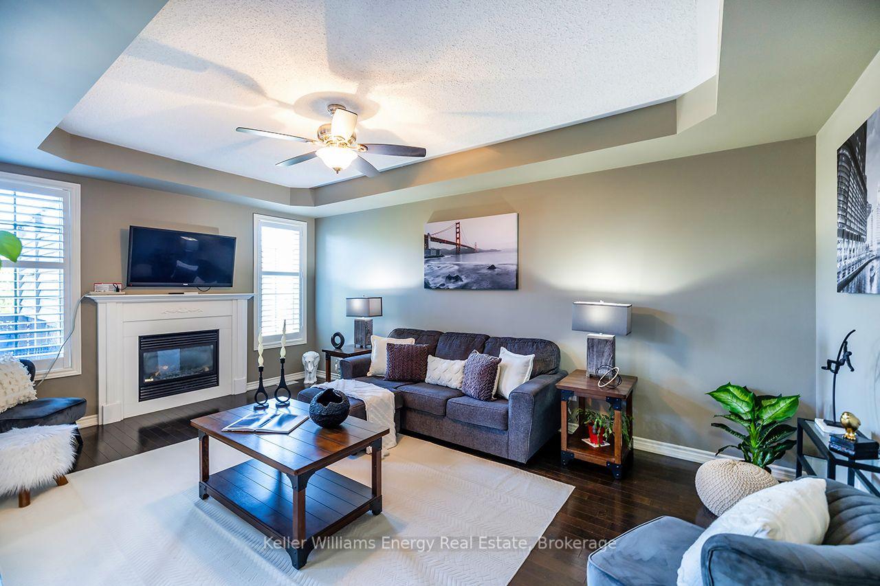 Photo 11 of 409 Harris Street, Whitby, Downtown Whitby — HOMEH