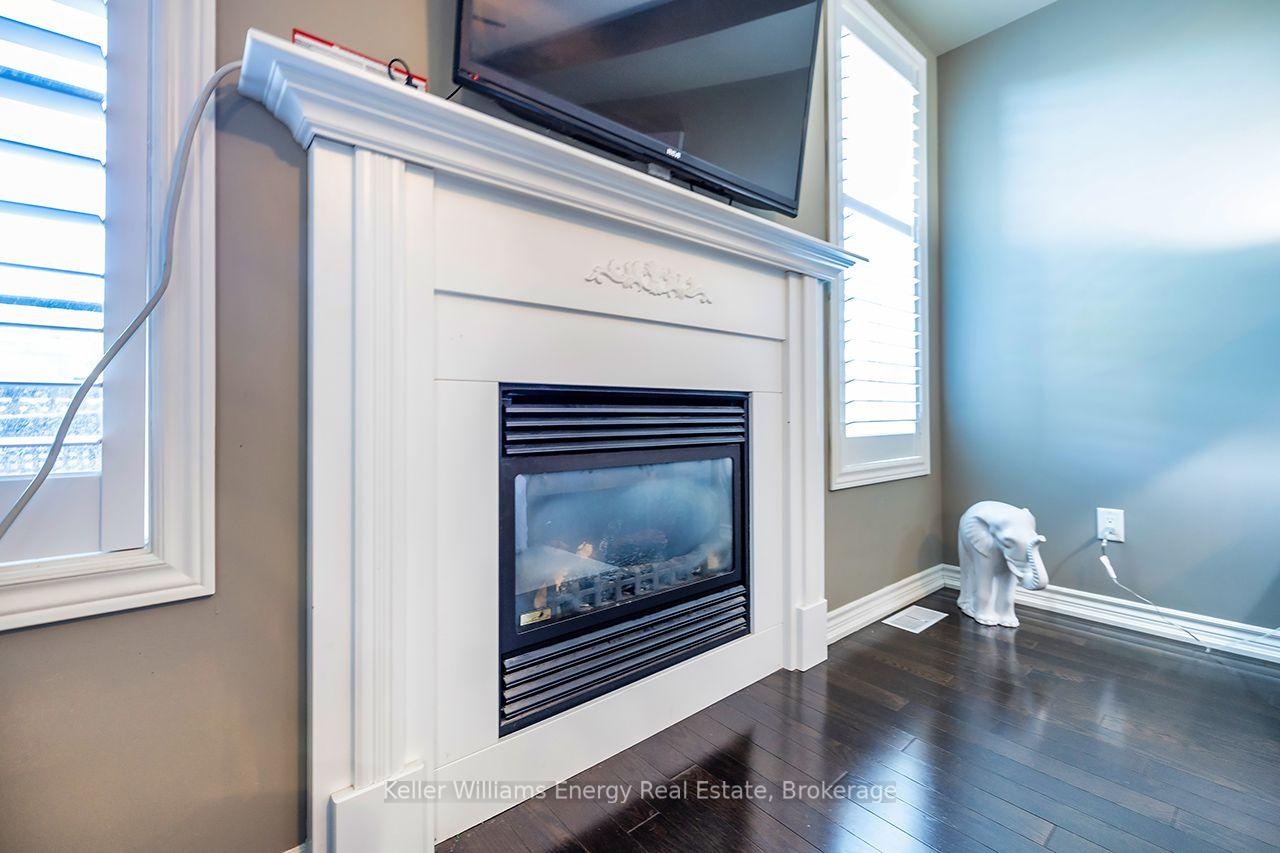 Photo 12 of 409 Harris Street, Whitby, Downtown Whitby — HOMEH
