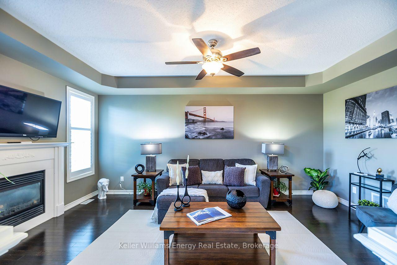 Photo 14 of 409 Harris Street, Whitby, Downtown Whitby — HOMEH