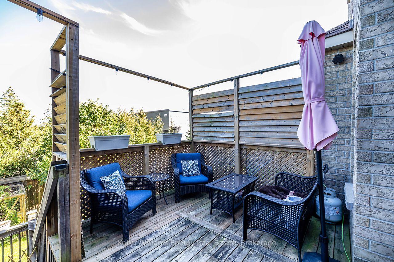 Photo 17 of 409 Harris Street, Whitby, Downtown Whitby — HOMEH