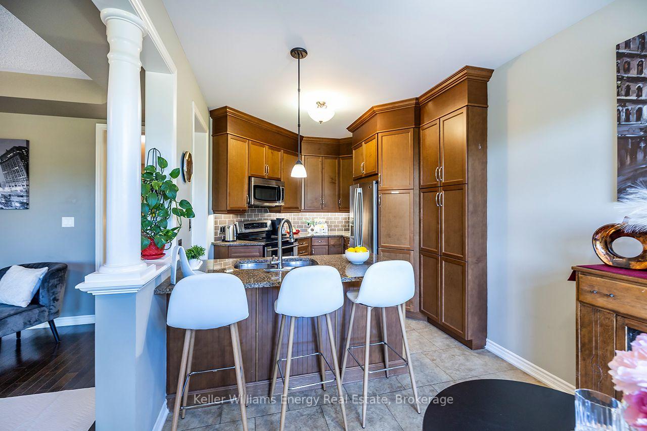 Photo 18 of 409 Harris Street, Whitby, Downtown Whitby — HOMEH