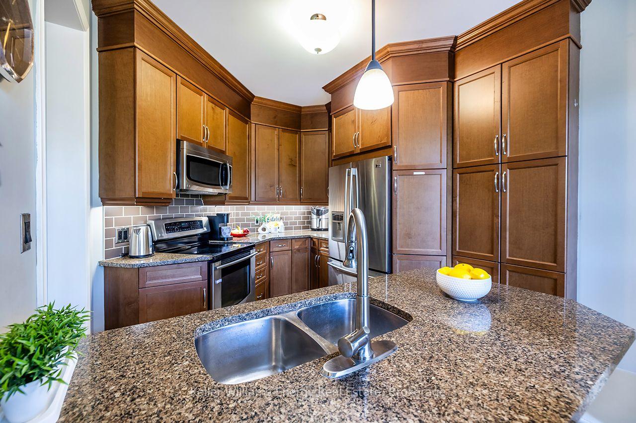 Photo 20 of 409 Harris Street, Whitby, Downtown Whitby — HOMEH