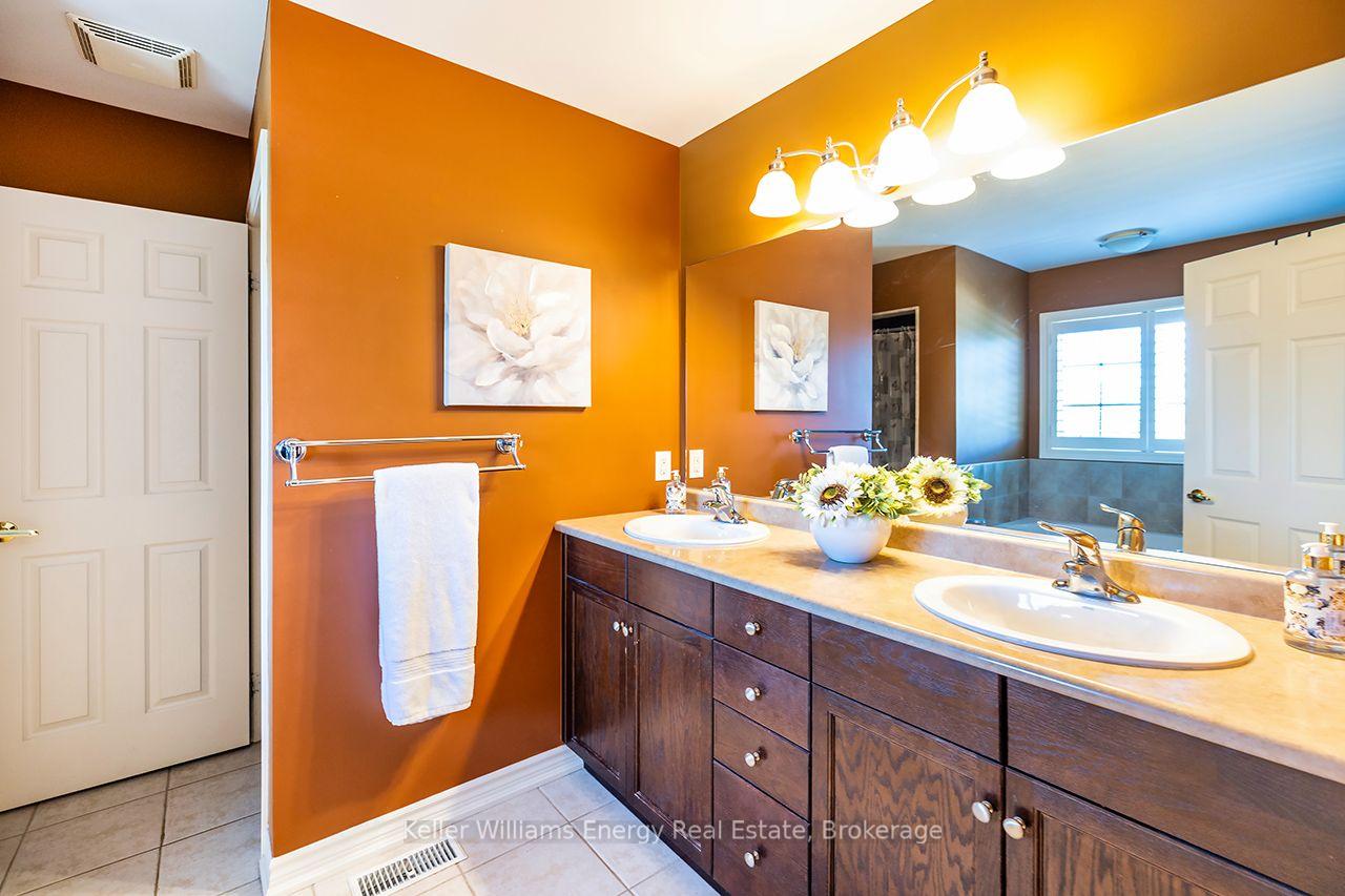 Photo 25 of 409 Harris Street, Whitby, Downtown Whitby — HOMEH