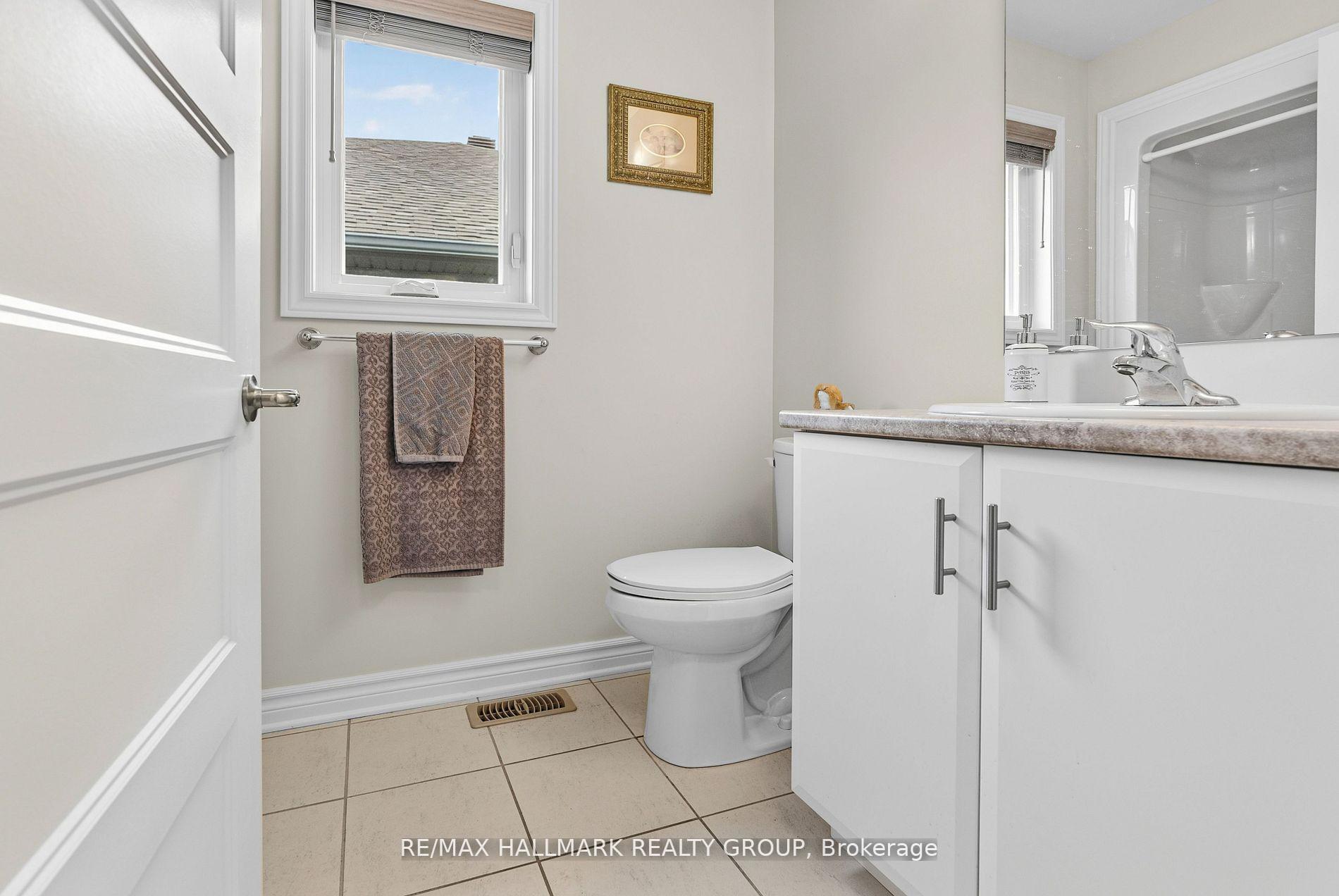 Photo 18 of 92 Seabert Drive, Arnprior, Arnprior — HOMEH
