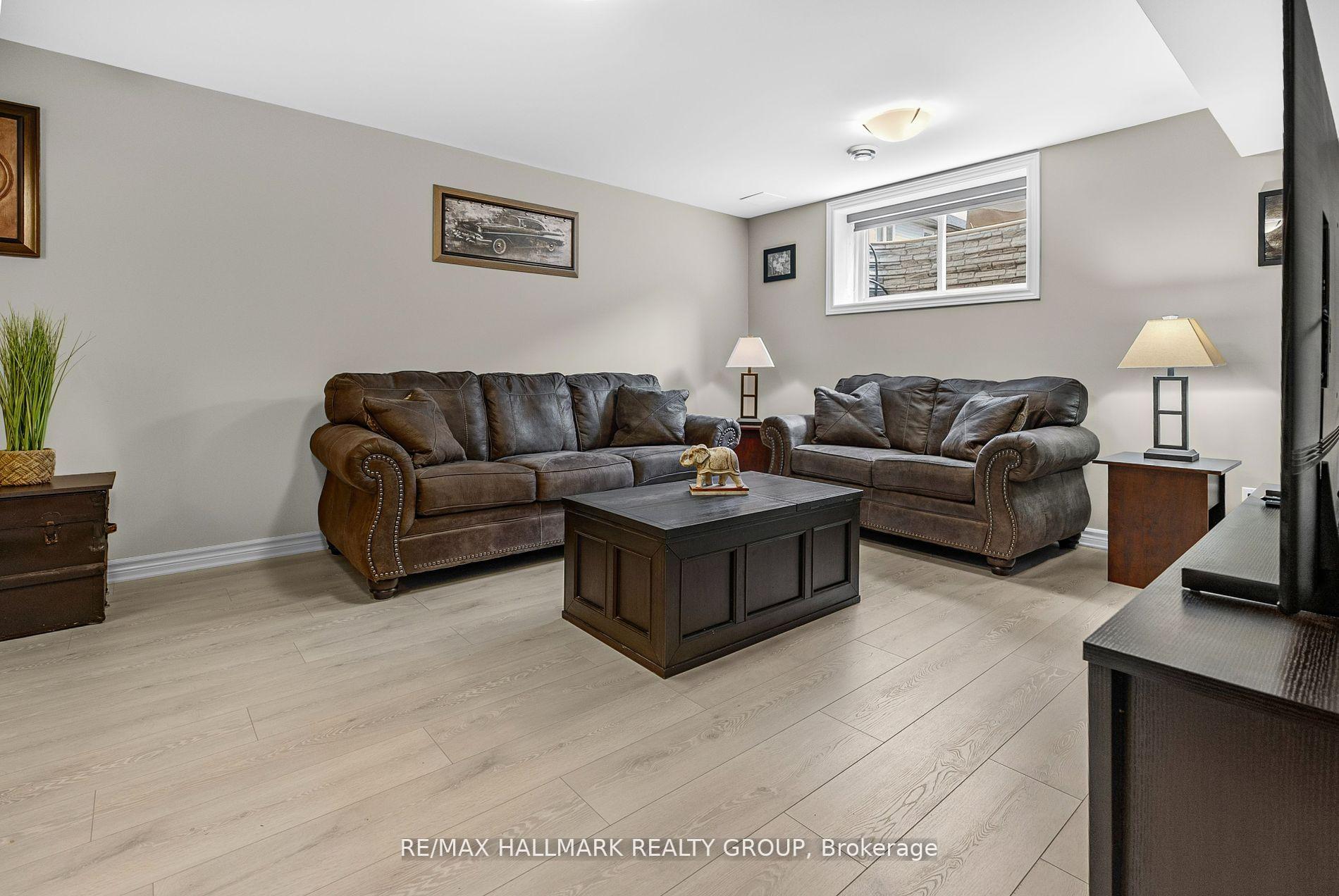 Photo 23 of 92 Seabert Drive, Arnprior, Arnprior — HOMEH