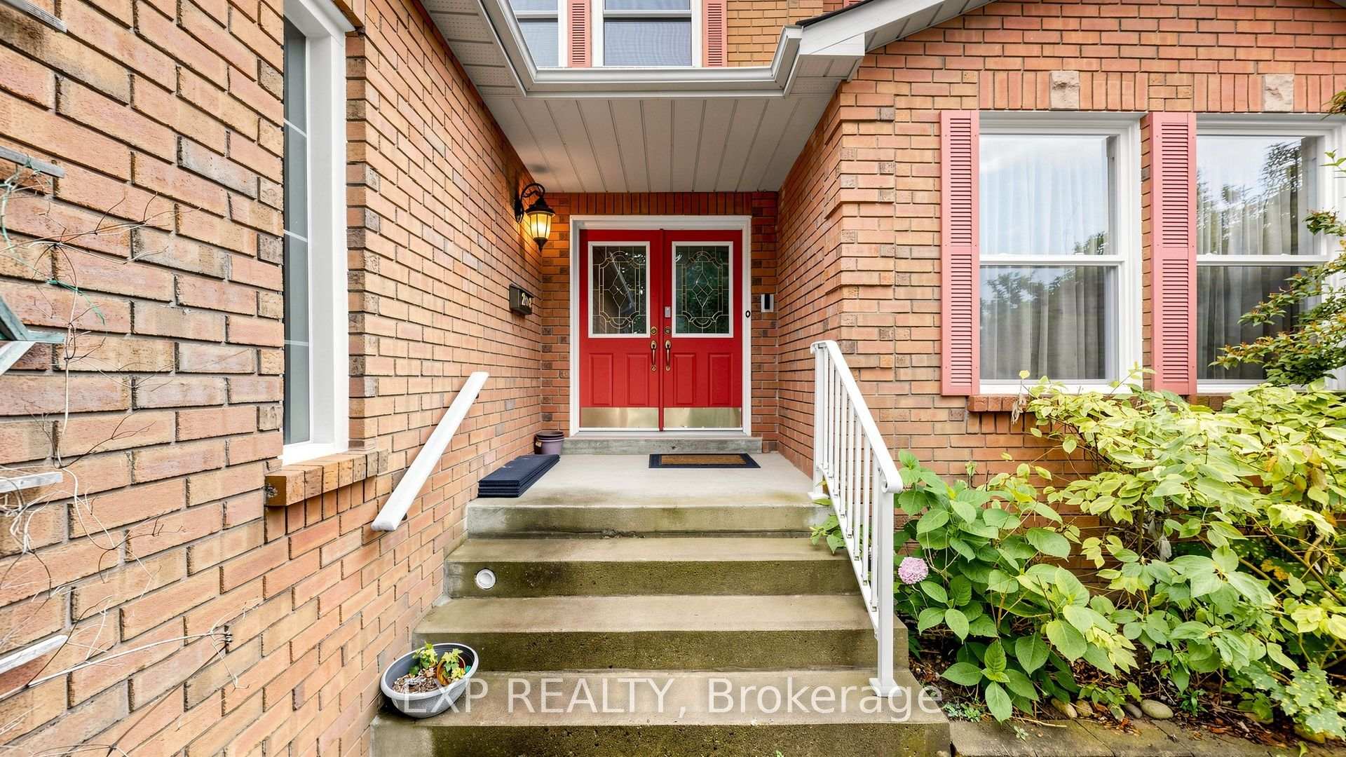 Photo 3 of 28 Hurlbut Place, Cambridge, Fiddlesticks — HOMEH