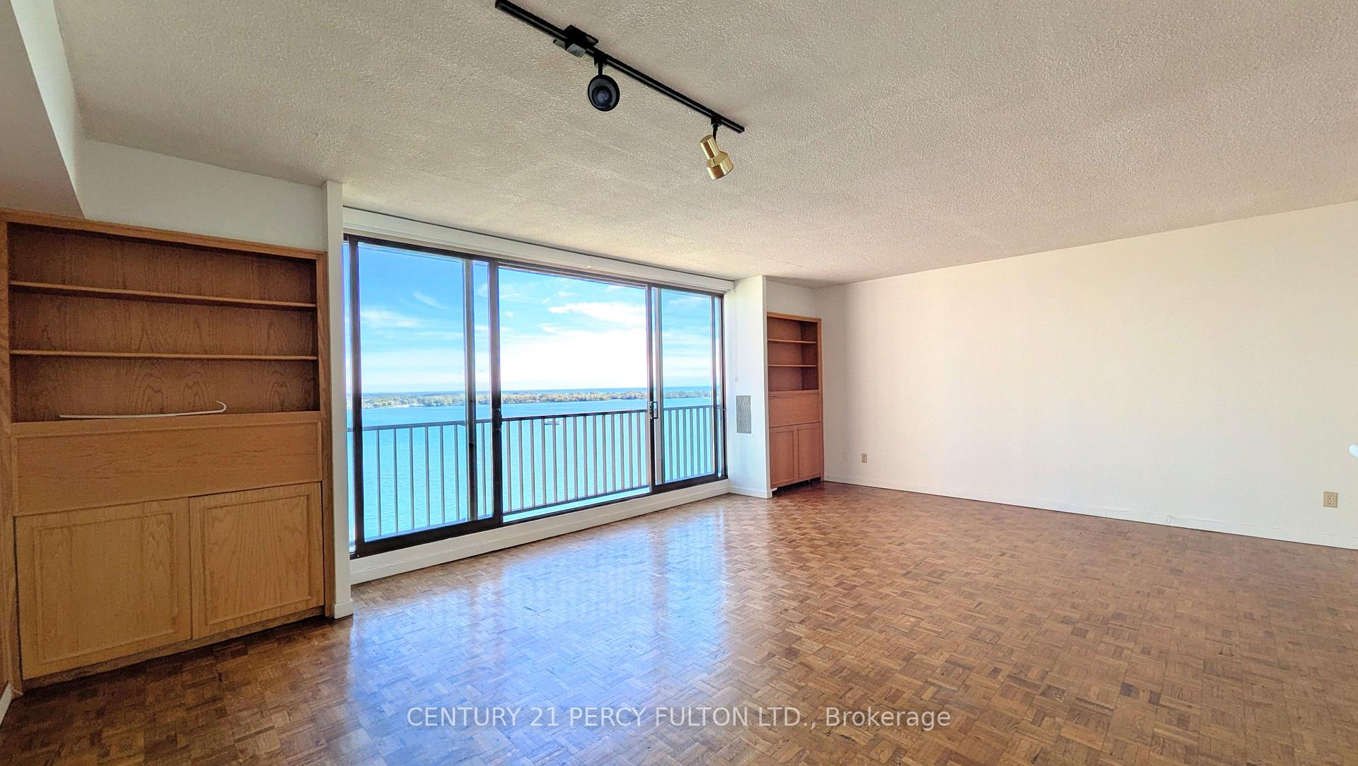 Photo 2 of Unit 1823, 33 Harbour Square, Toronto, Waterfront Communities — HOMEH