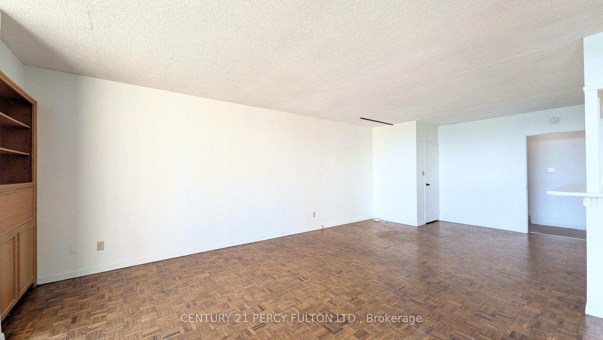 Photo 4 of Unit 1823, 33 Harbour Square, Toronto, Waterfront Communities — HOMEH