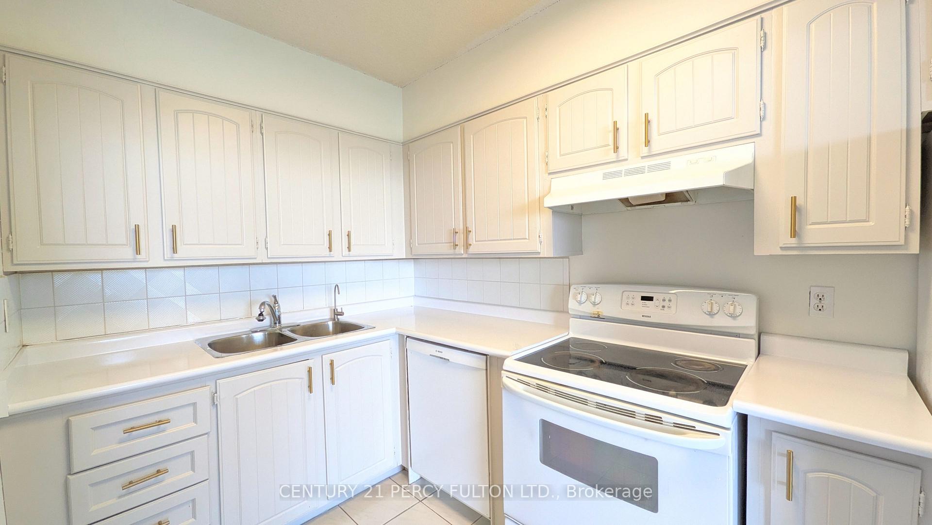 Photo 5 of Unit 1823, 33 Harbour Square, Toronto, Waterfront Communities — HOMEH