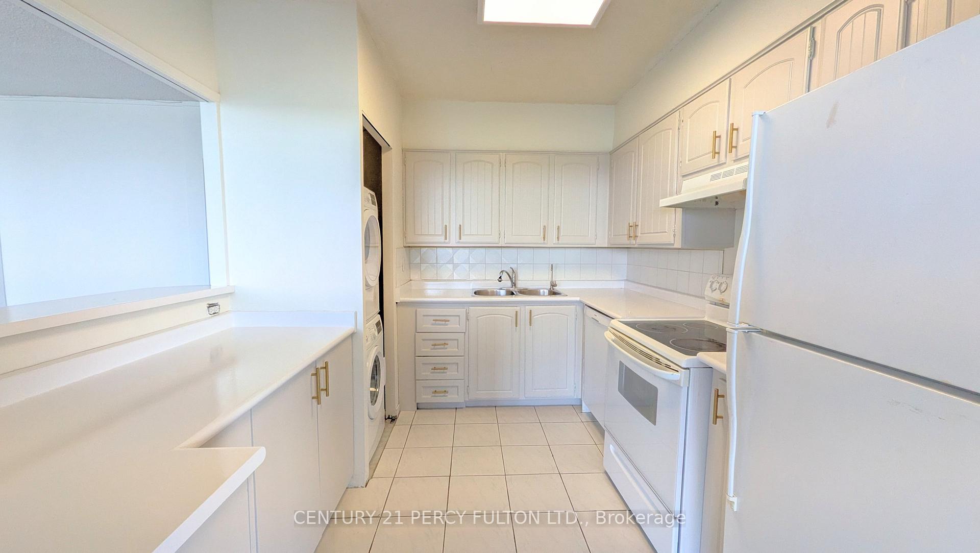 Photo 6 of Unit 1823, 33 Harbour Square, Toronto, Waterfront Communities — HOMEH