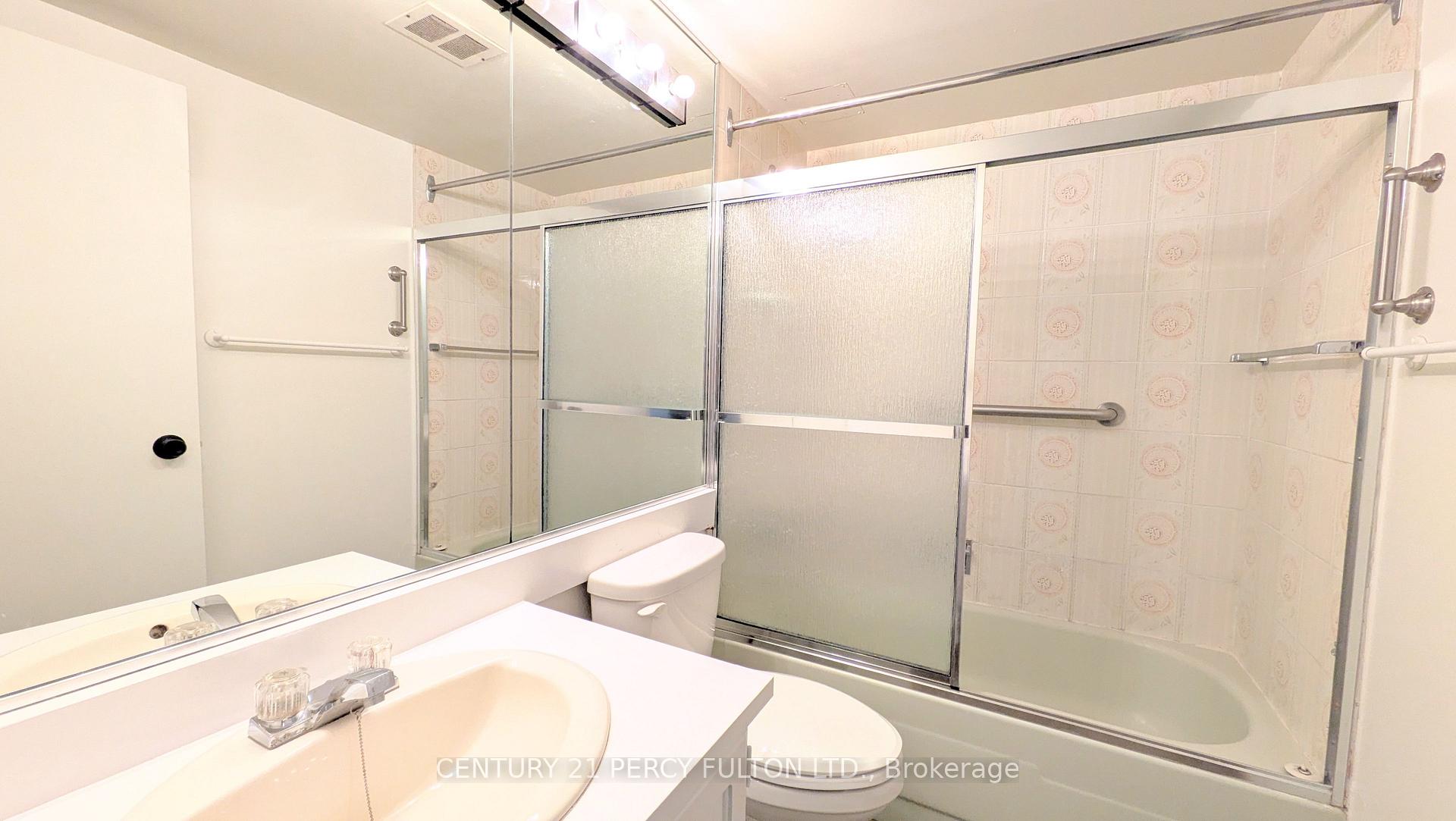 Photo 10 of Unit 1823, 33 Harbour Square, Toronto, Waterfront Communities — HOMEH