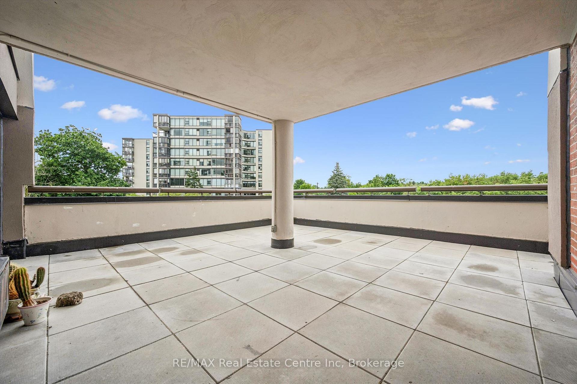 Photo 4 of Unit 201, 22 Marilyn Drive, Guelph, Riverside Park — HOMEH