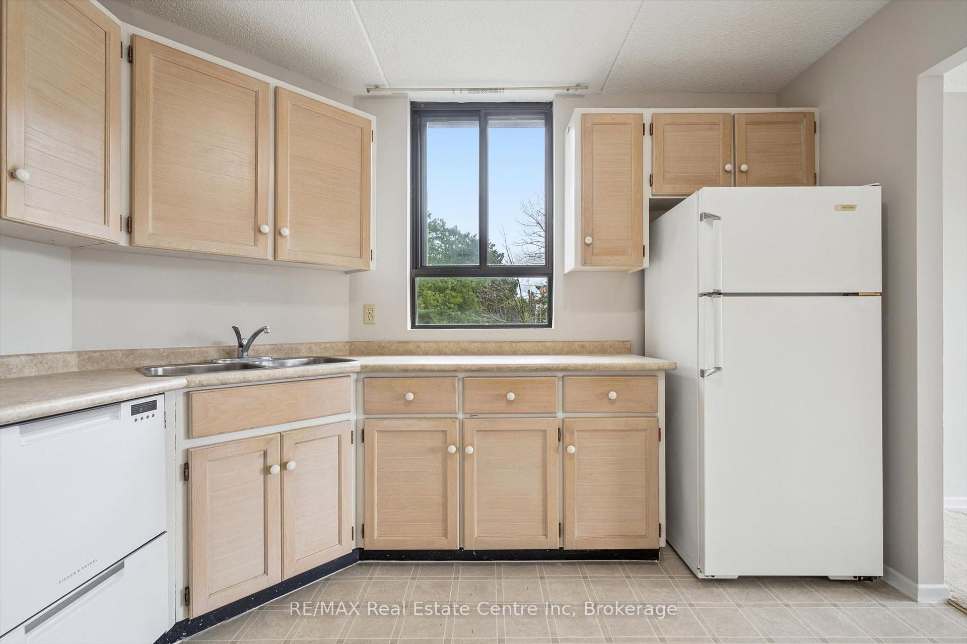 Photo 11 of Unit 201, 22 Marilyn Drive, Guelph, Riverside Park — HOMEH