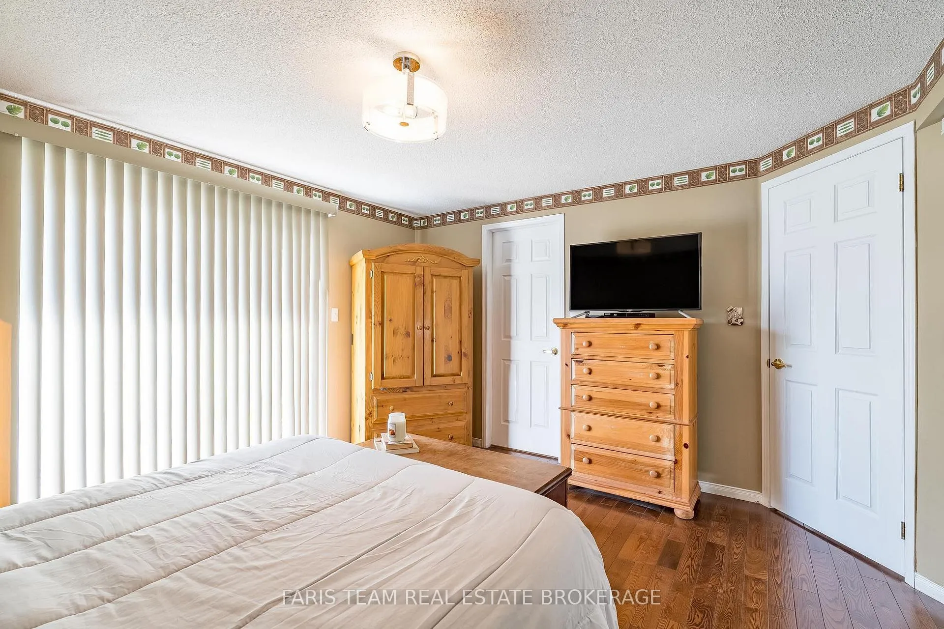 Photo 18 of 57 Wessenger Drive, Barrie, Holly — HOMEH