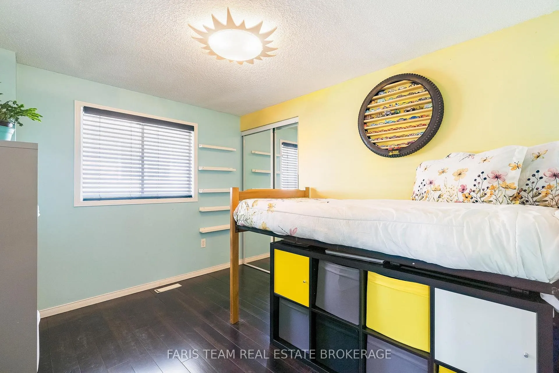 Photo 19 of 57 Wessenger Drive, Barrie, Holly — HOMEH
