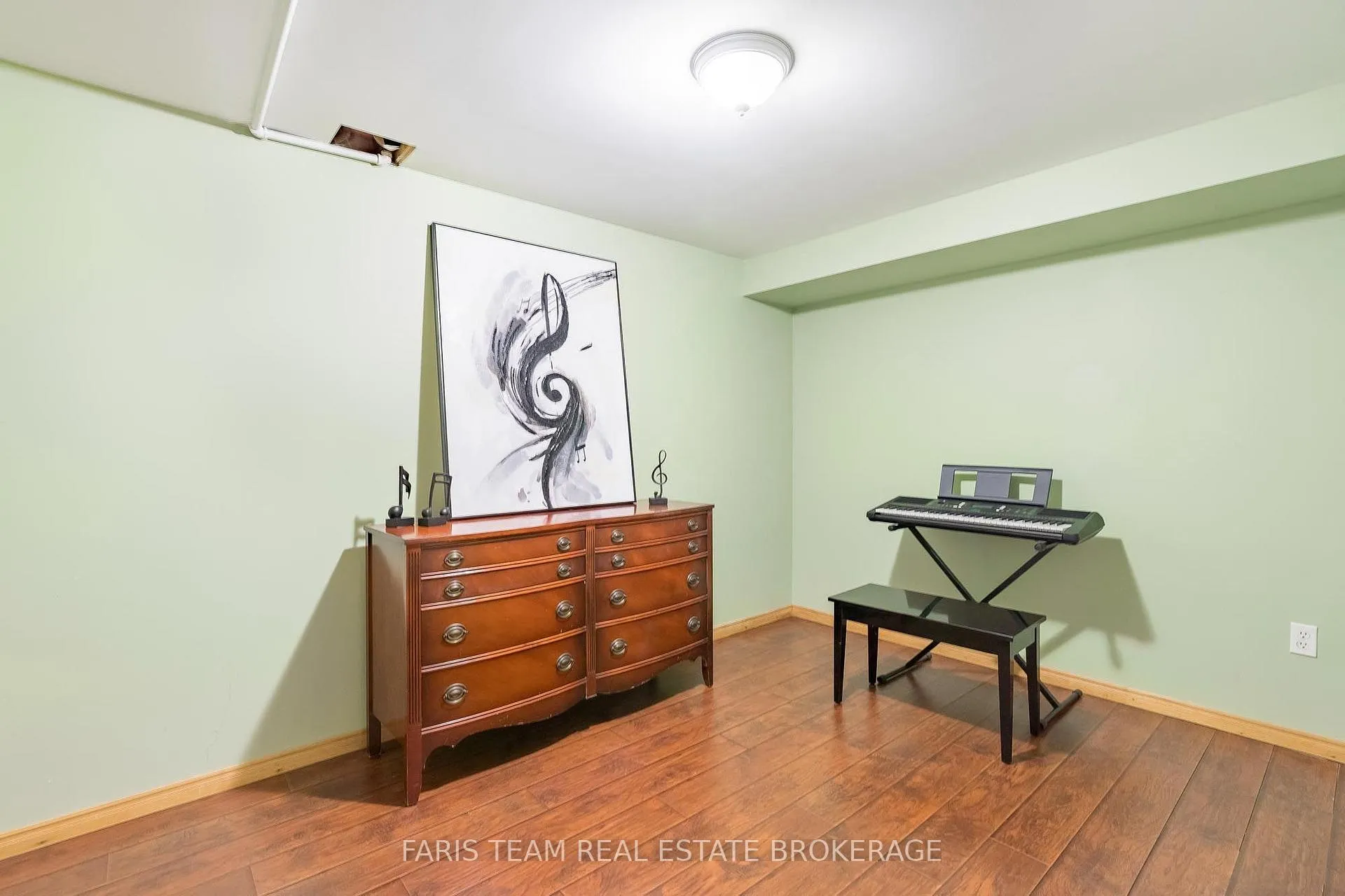 Photo 28 of 57 Wessenger Drive, Barrie, Holly — HOMEH